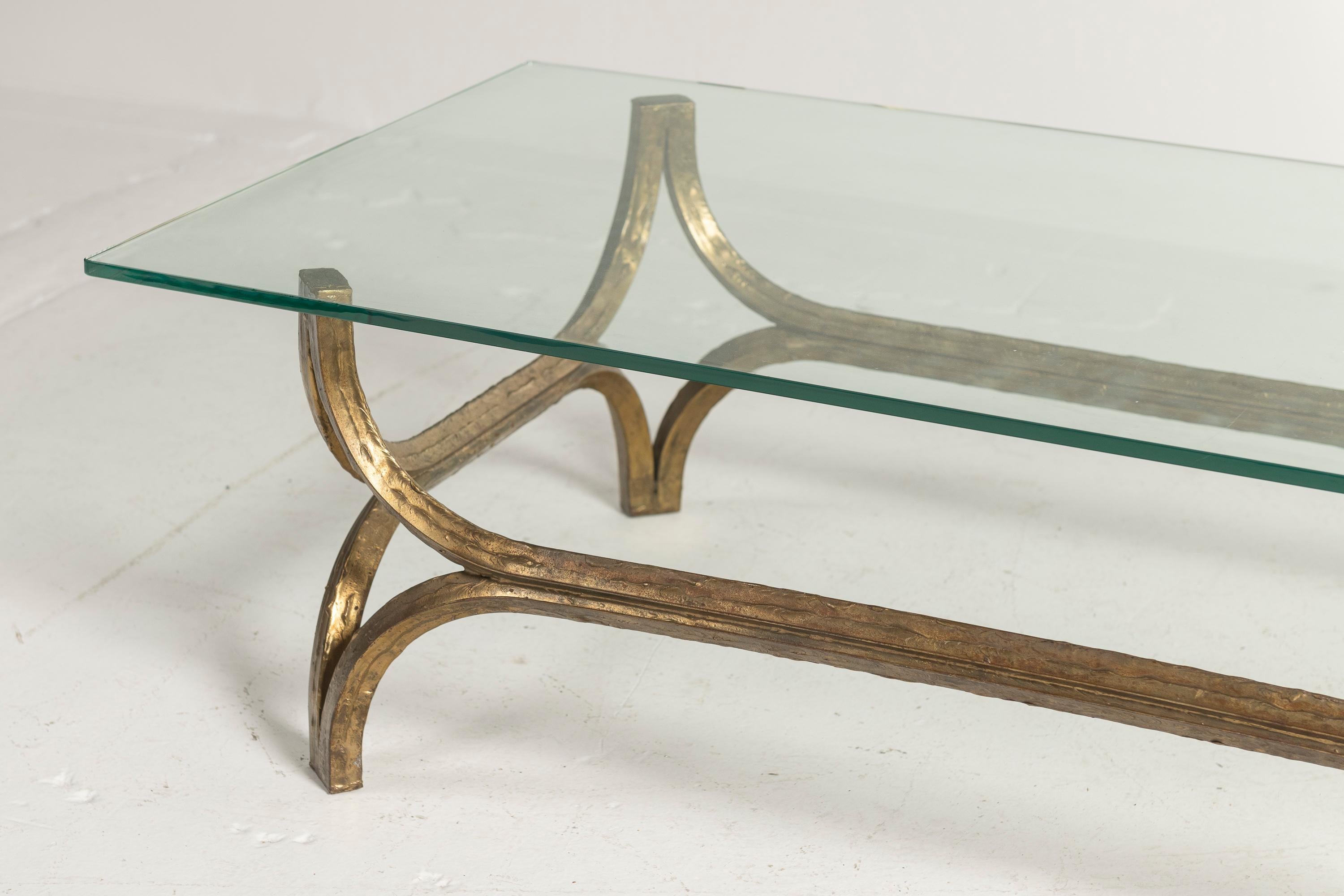 Nord-américain Grande table basse en métal et verre