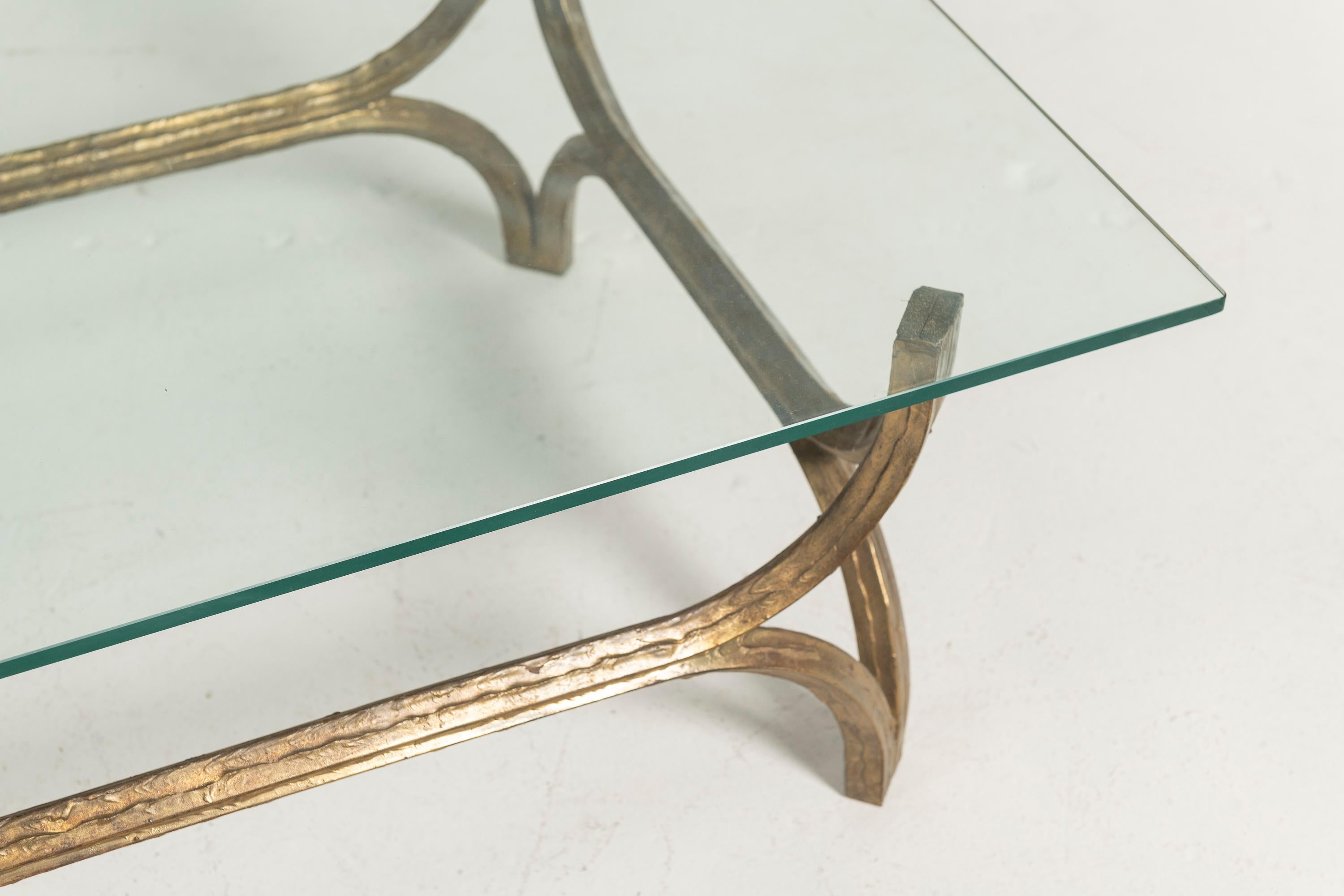 20ième siècle Grande table basse en métal et verre