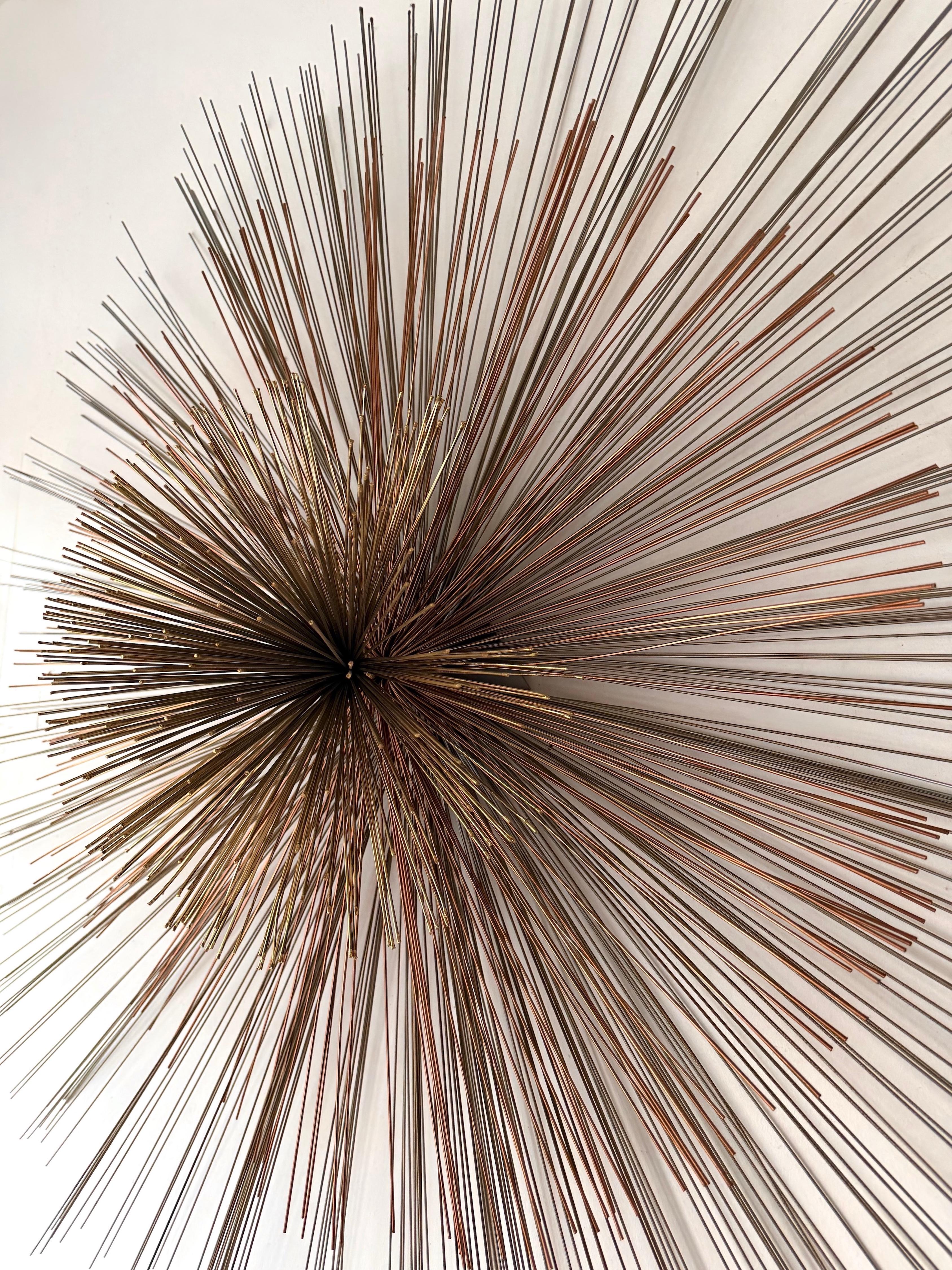 Large Metal Brass Abstract Wall Sculpture by Curtis Jere. USA, 1980s Moderno de mediados de siglo en venta