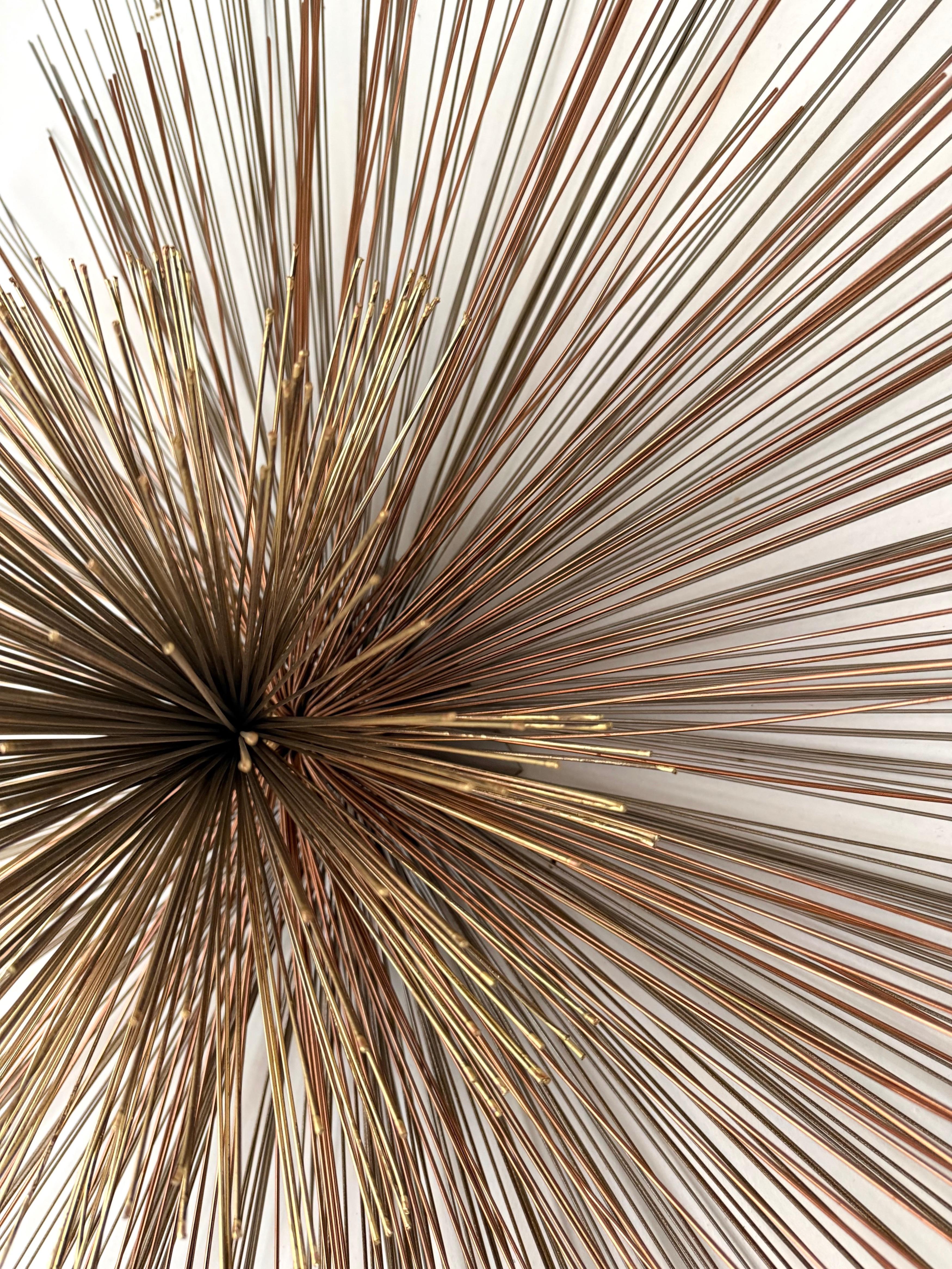 Large Metal Brass Abstract Wall Sculpture by Curtis Jere. USA, 1980s en Bueno estado para la venta en SAINT-OUEN, FR