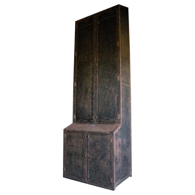 Mirrored Cabinet For Sale at 1stDibs