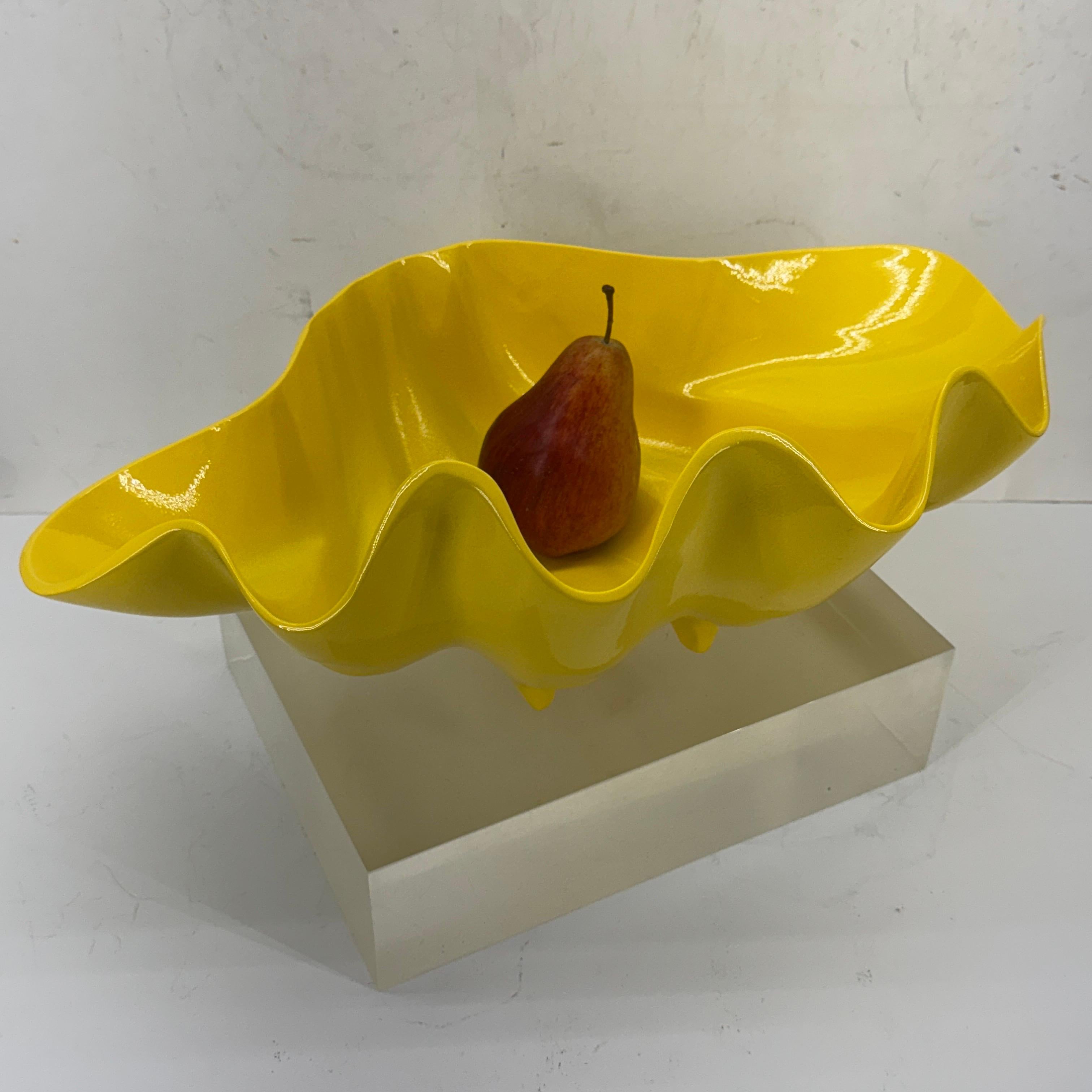 Large Metal Clam Shell Centerpiece Powder-coated in Yellow, Mid-Century Modern For Sale 6