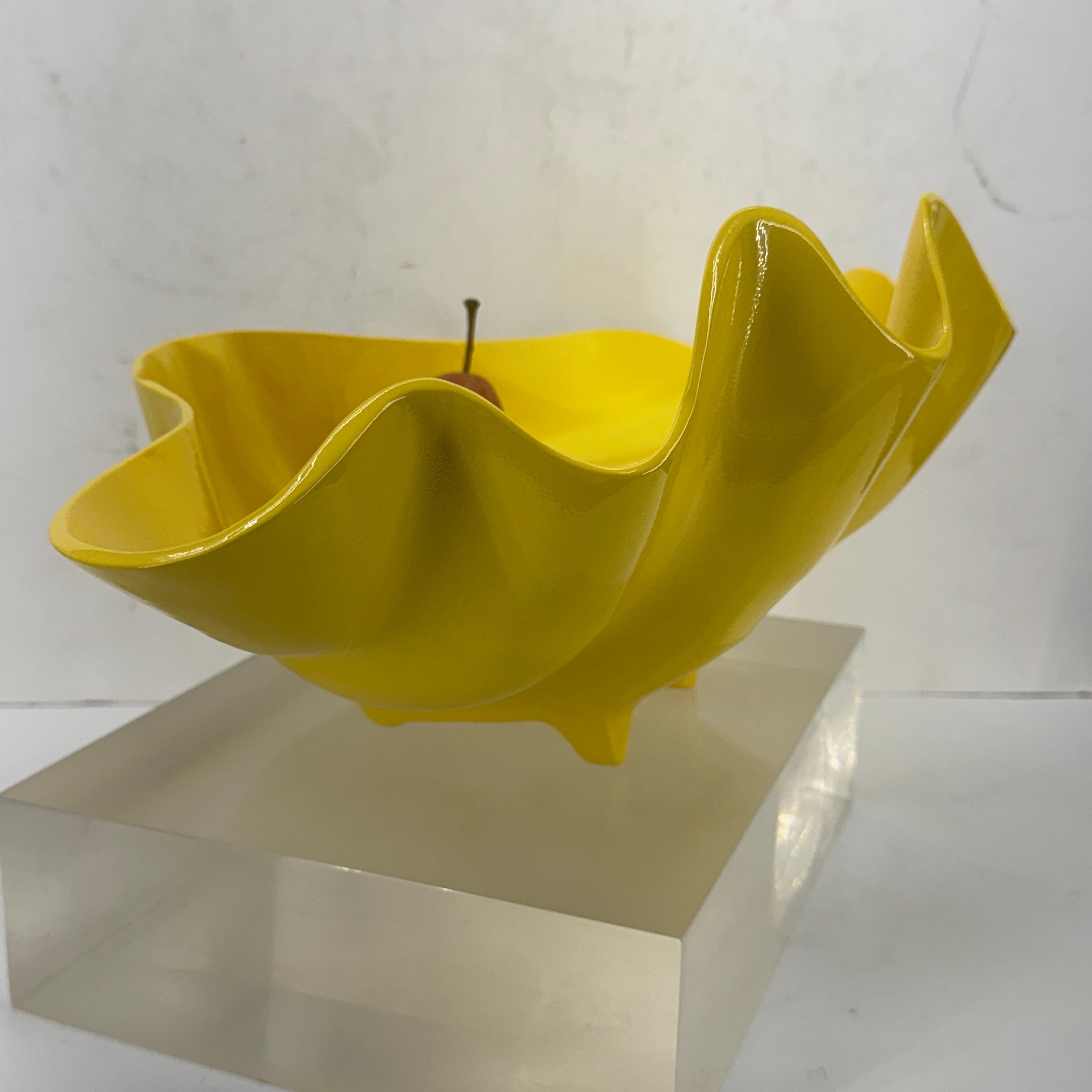 Large Metal Clam Shell Centerpiece Powder-coated in Yellow, Mid-Century Modern For Sale 8