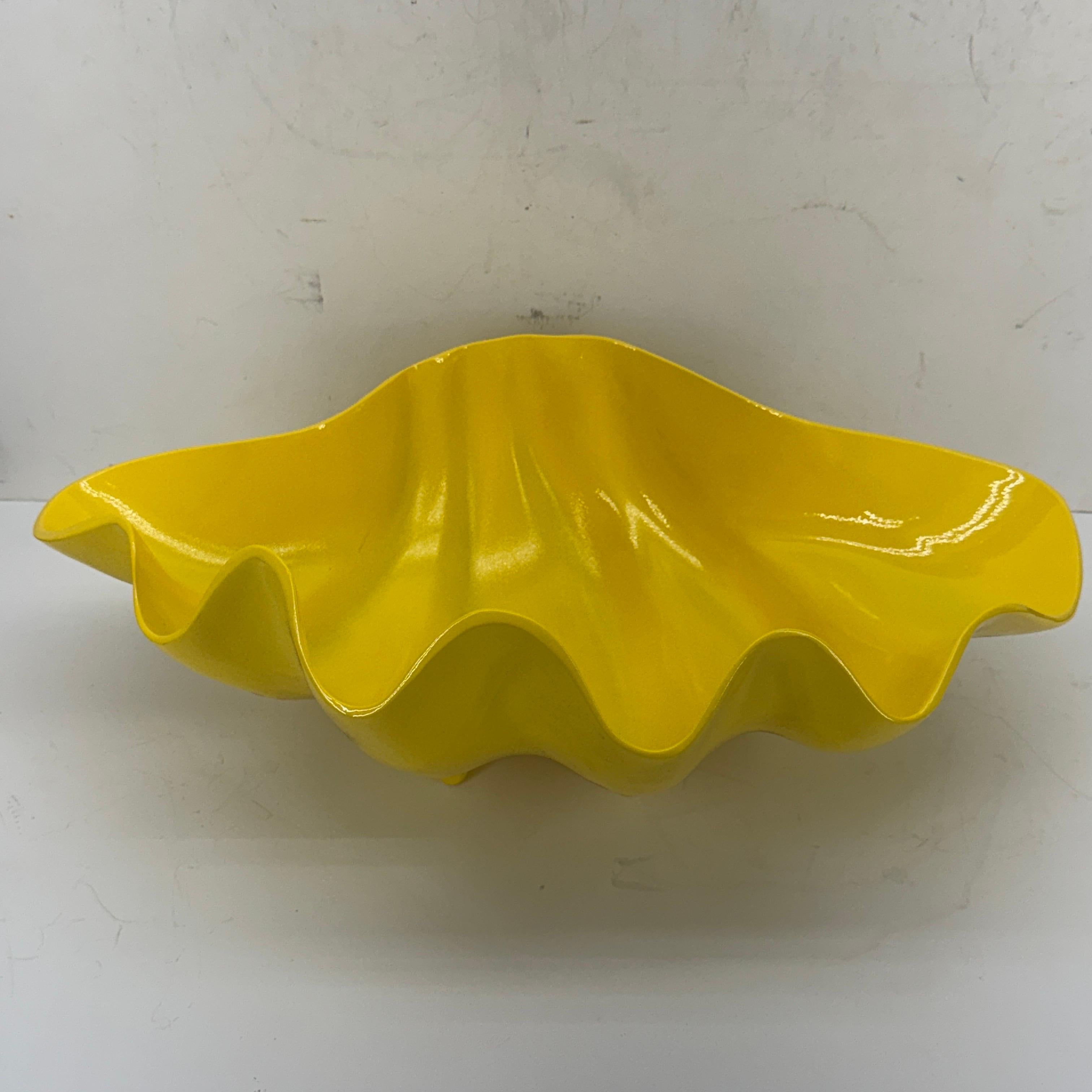 Large Metal Clam Shell Centerpiece Powder-coated in Yellow, Mid-Century Modern For Sale 1