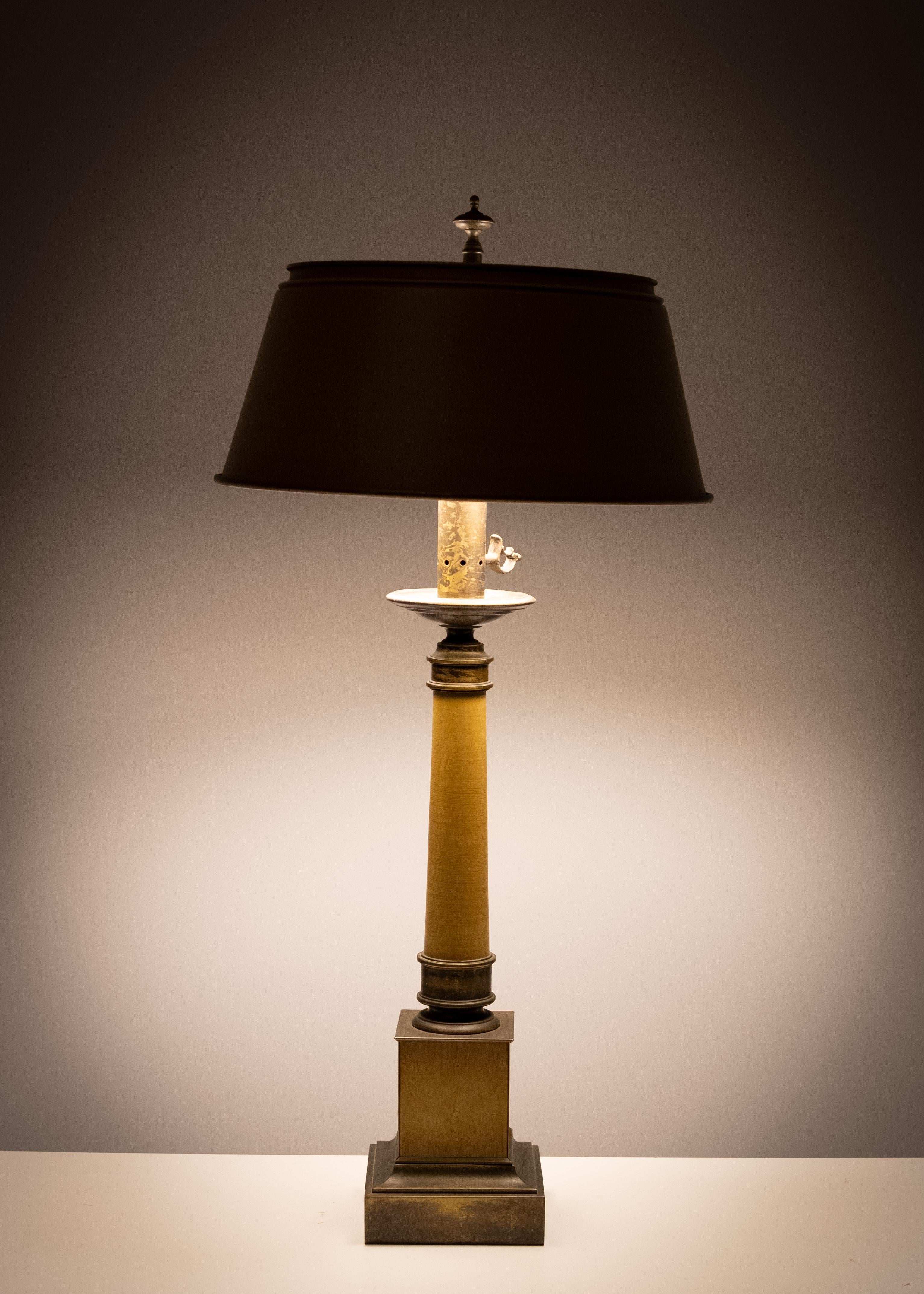 Large Metal Classical Greek Colum Table Lamp 1970 USA (Ende des 20. Jahrhunderts) im Angebot