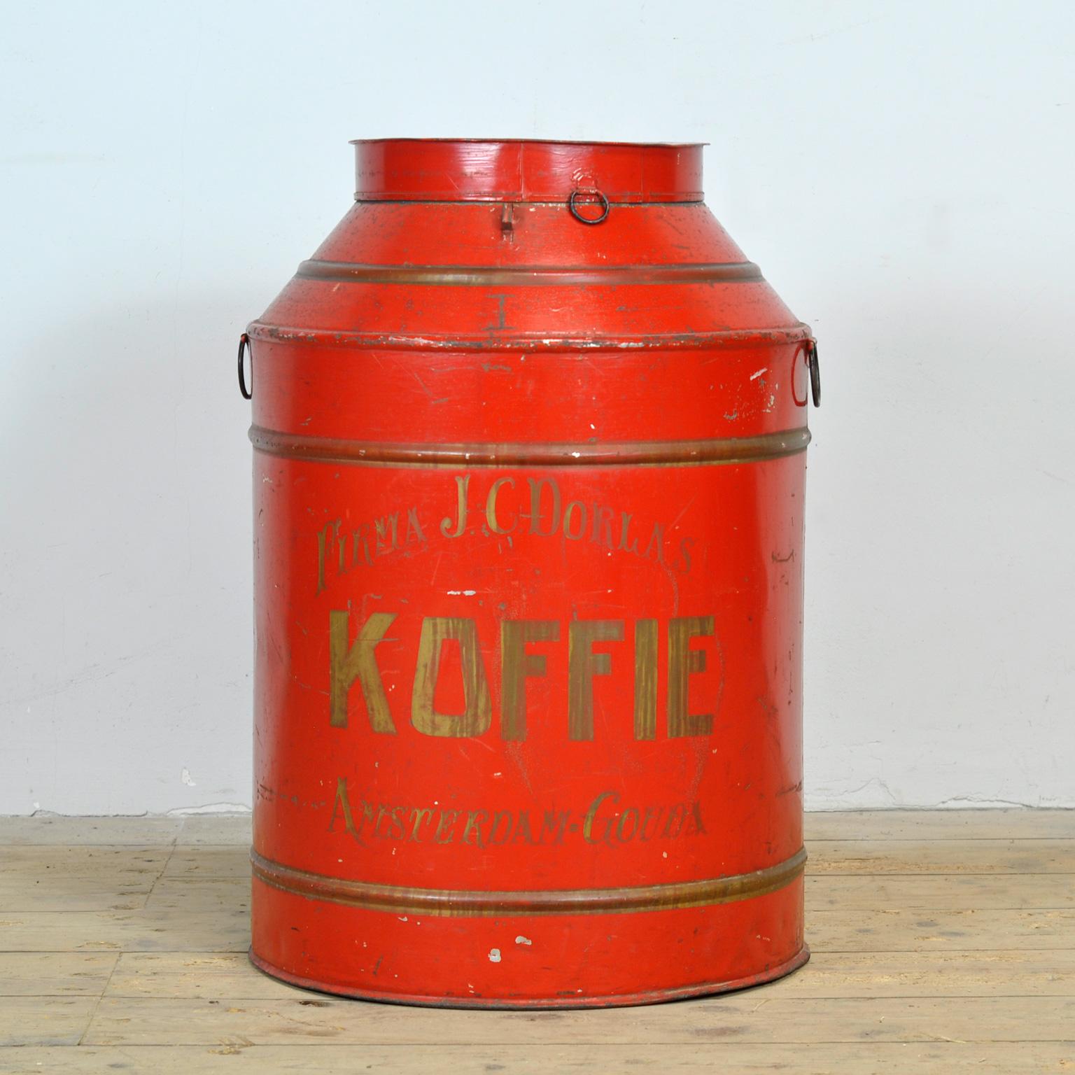 Début du 20ème siècle Grande boîte à café en métal par A.C. Dorlas, Circa 1920 en vente