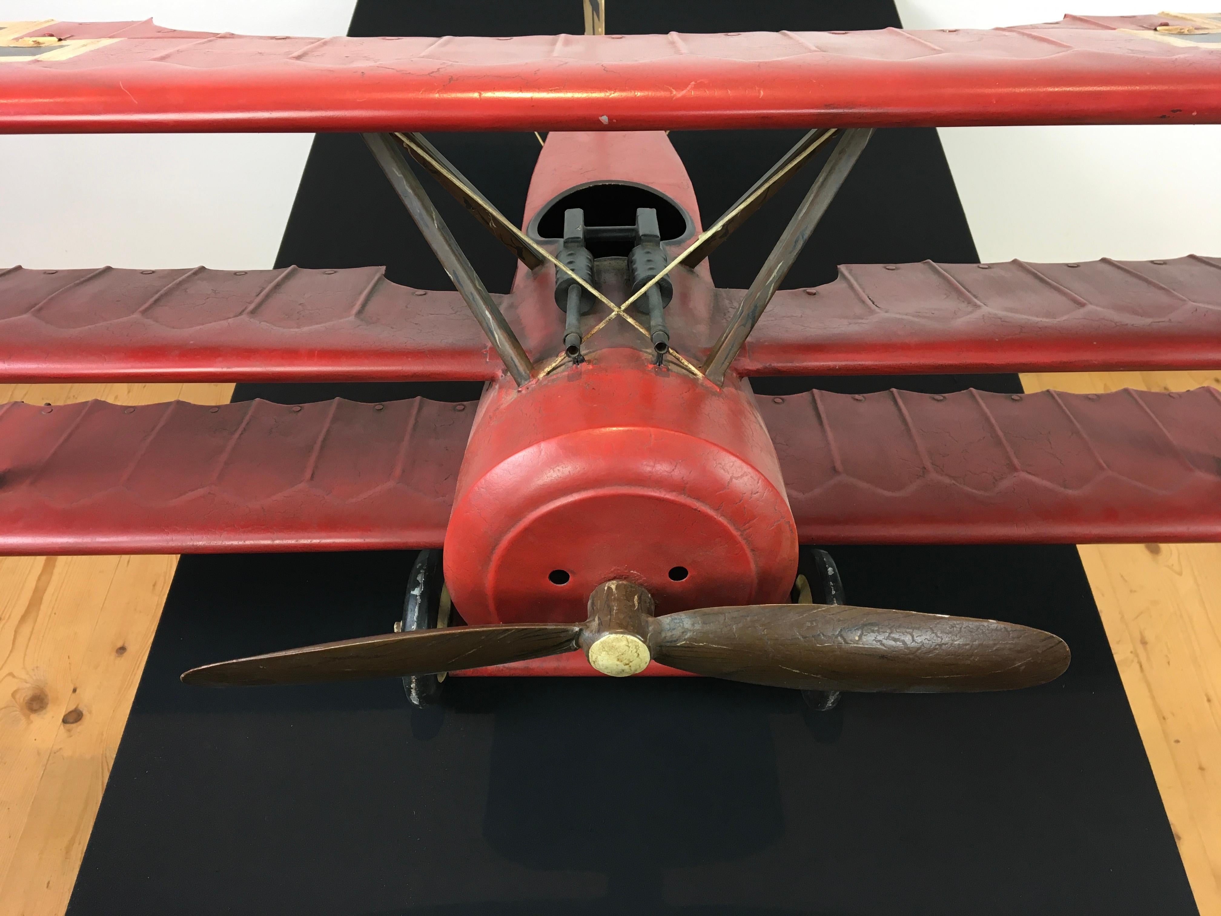 Large Metal Fokker Red Baron Tri-Plane Model In Good Condition In Antwerp, BE