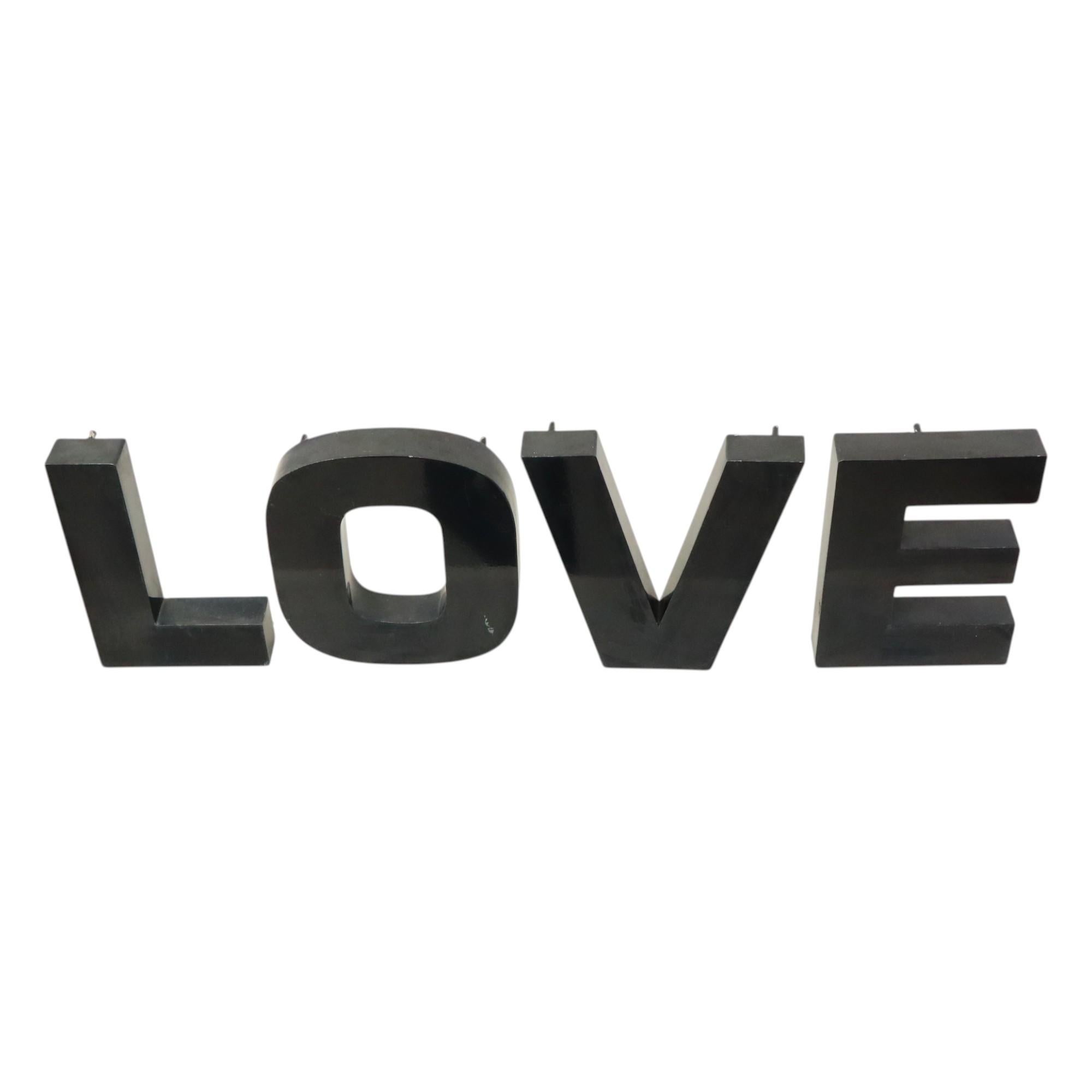Letras grandes de metal Amor pintadas de negro Objetos publicitarios en venta 3