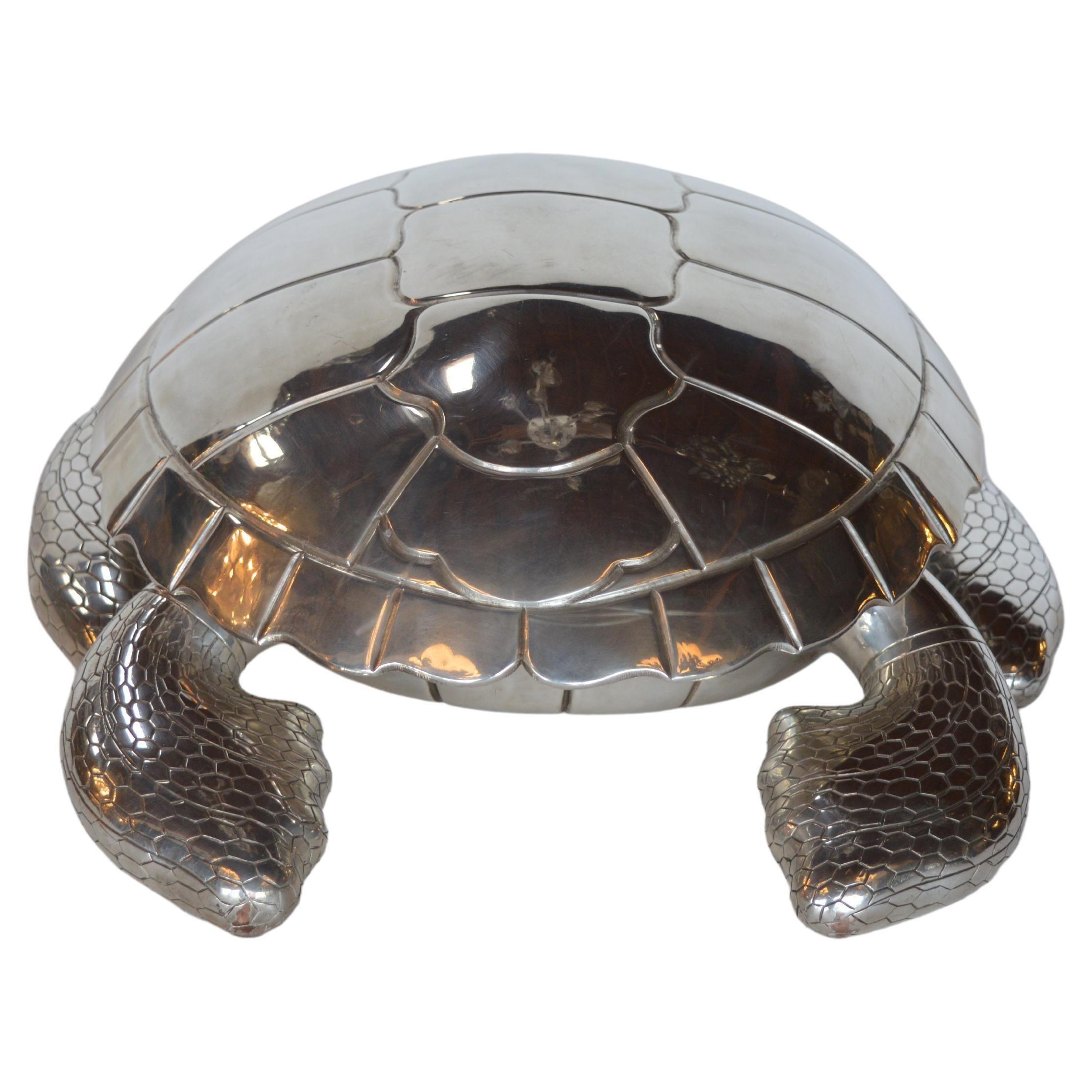 Argent Grande boîte à tortue en métal argenté en vente