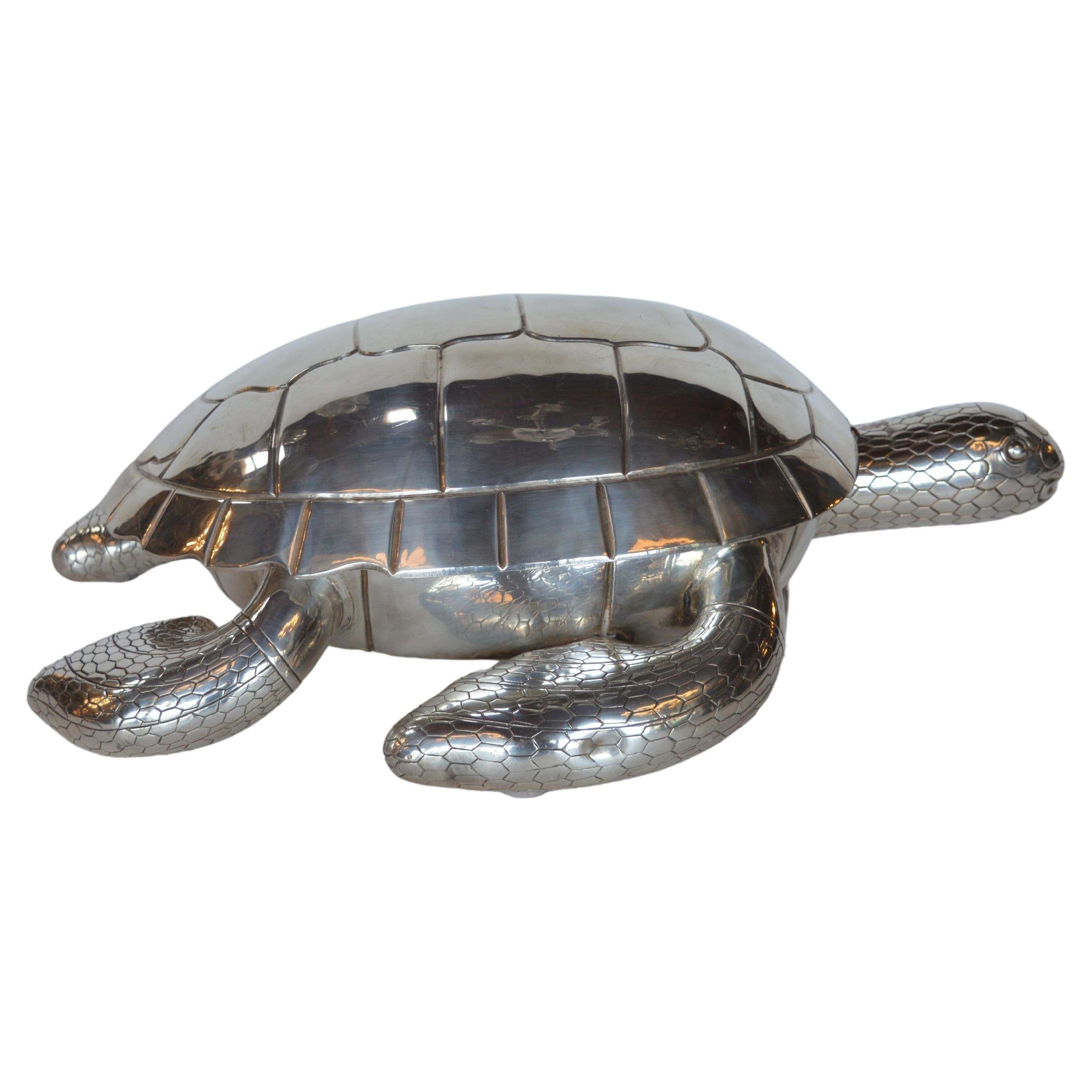 Grande boîte à tortue en métal argenté en vente 1
