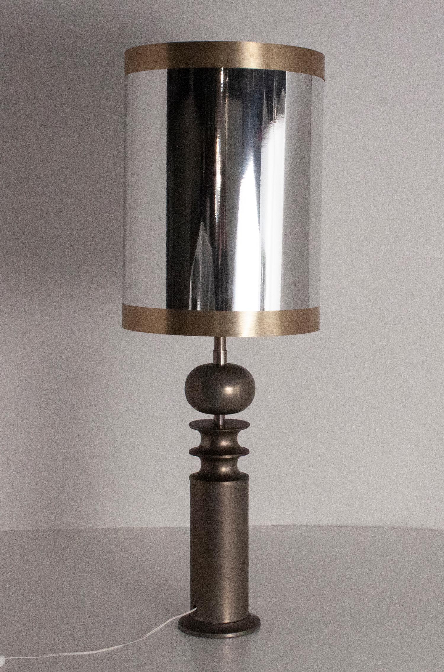 Large Metal Table Lamp, Spain, 1970's In Good Condition For Sale In Barcelona, Cataluna