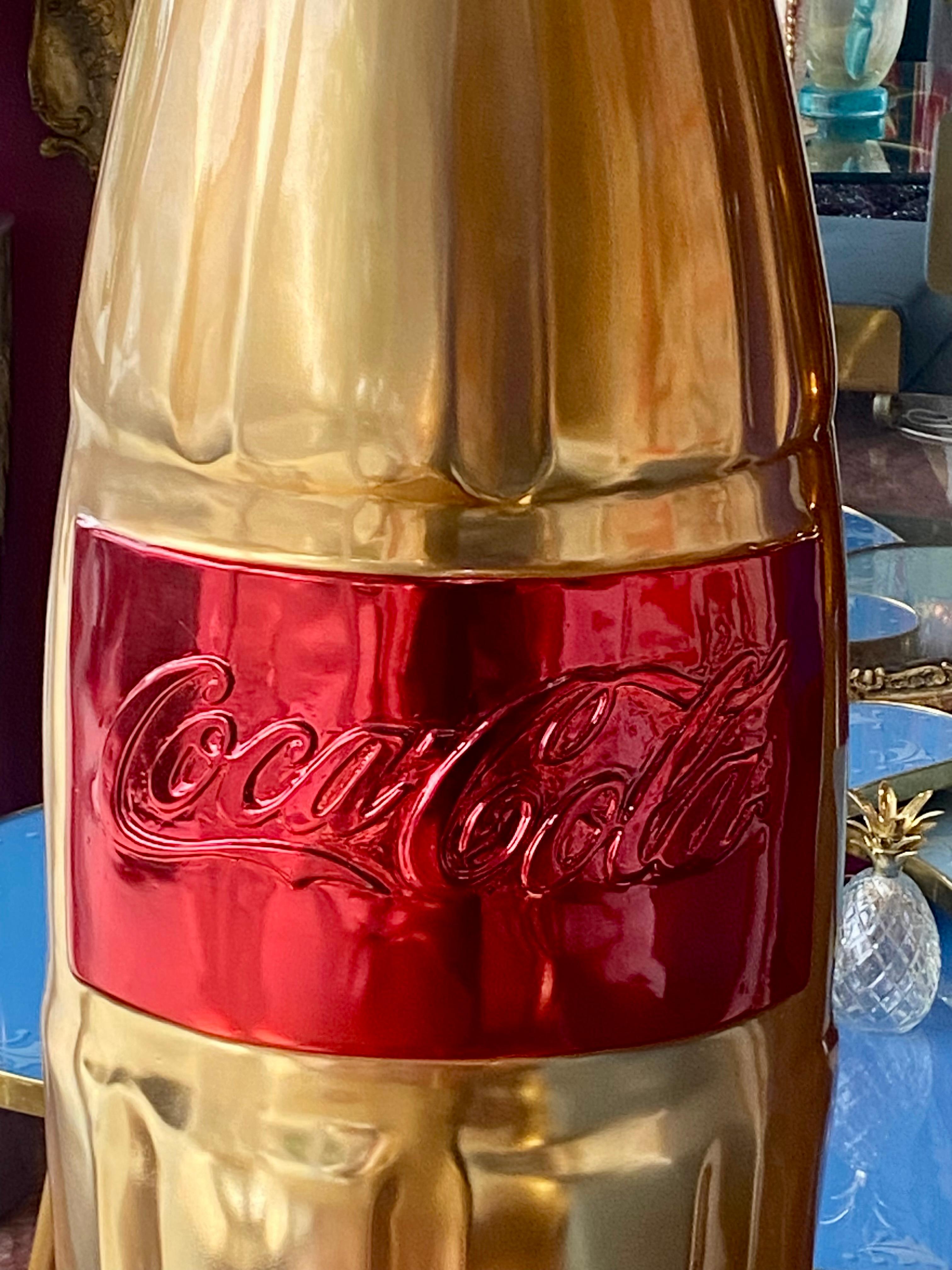 Grande scultura in metallo di una bottiglia di Cola d'epoca in vendita 1