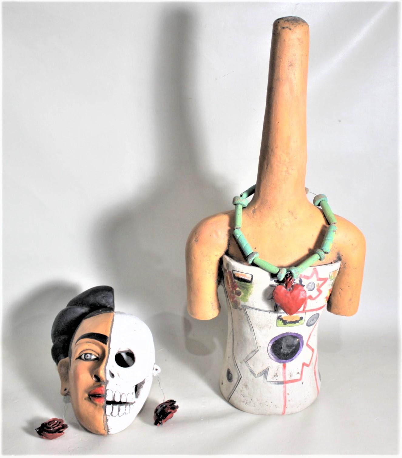 Große mexikanische Volkskunst Keramik-Skulptur einer weiblichen Darstellung von Leben und Tod im Angebot 2