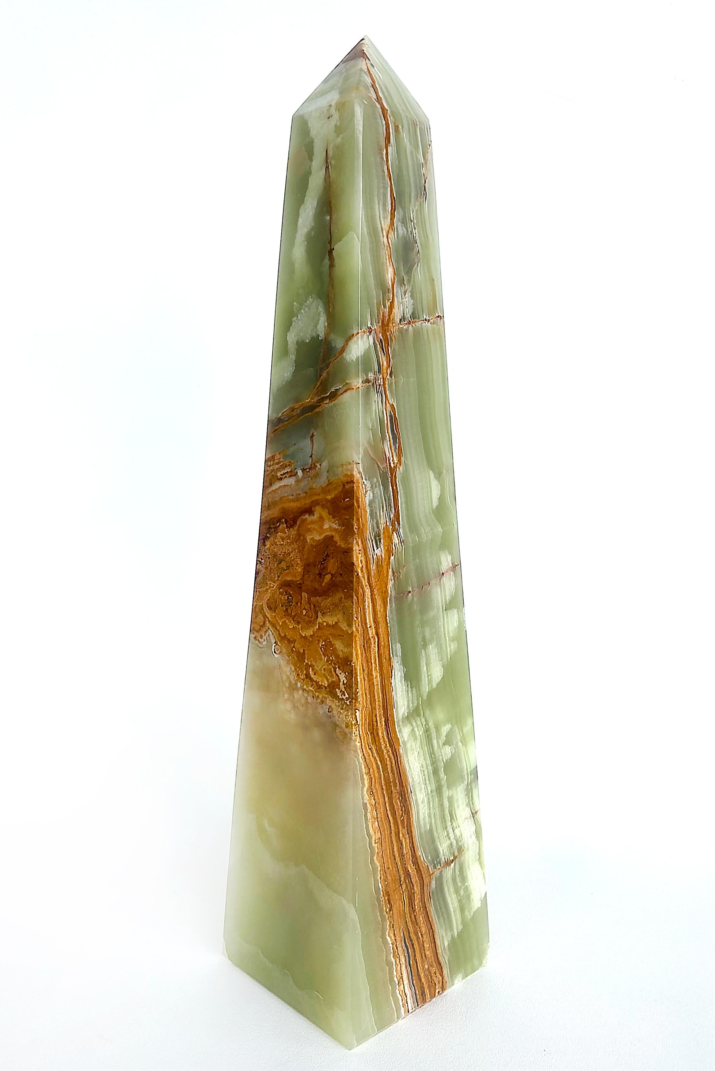 Large Mexican Green Onyx Tower Obelisk Specimen Weighing 20 lbs. In Good Condition For Sale In Miami, FL