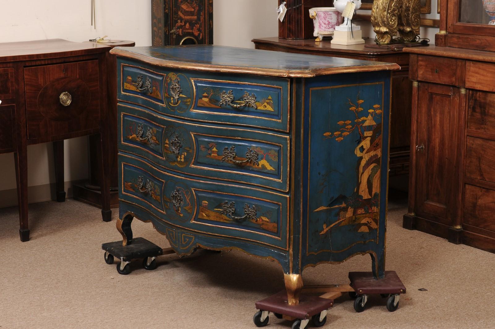Large Mid 18th Century French Louis XV Blue Lacquered Commode with Chinoiserie  For Sale 7
