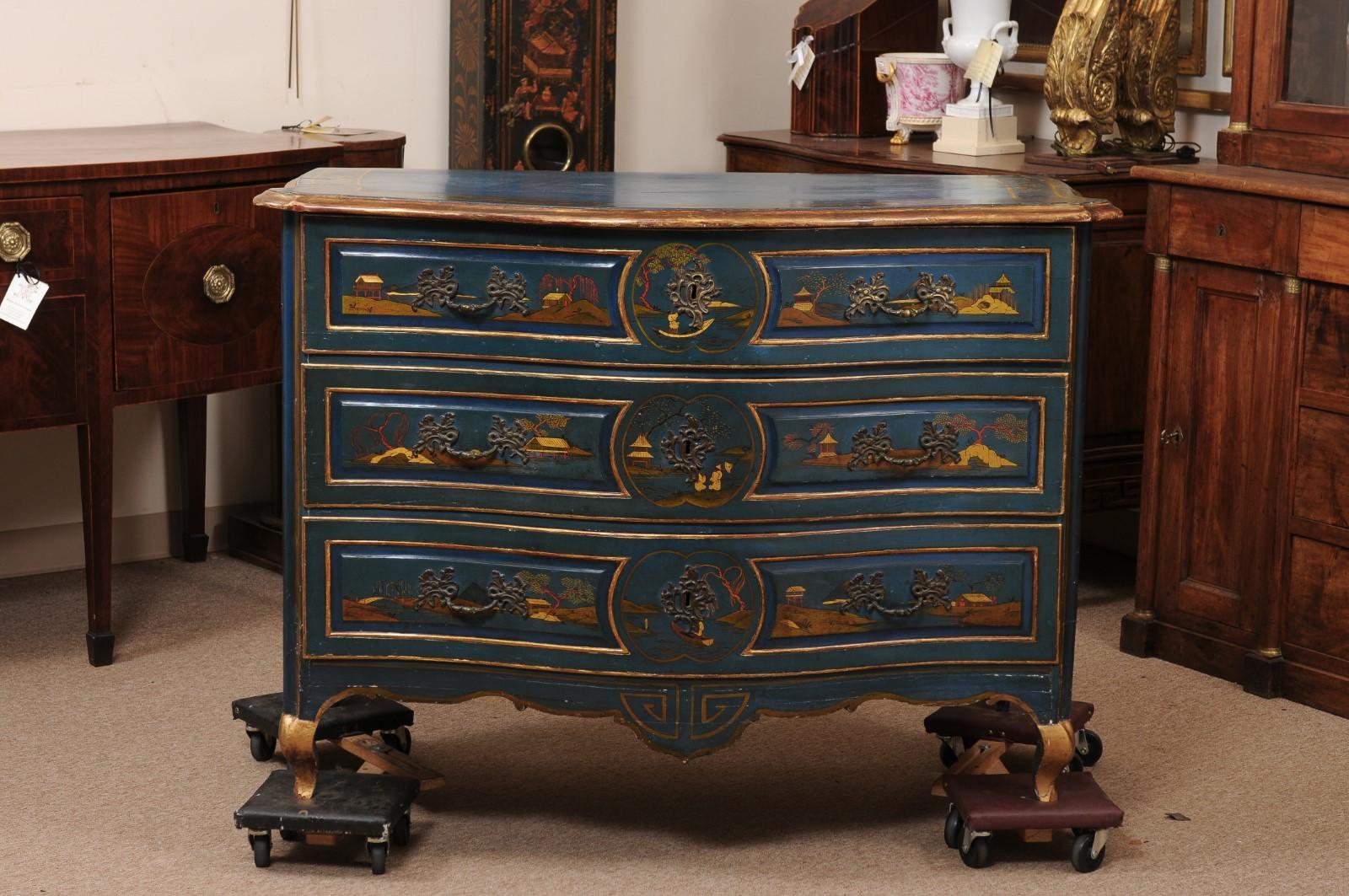 Large Mid 18th Century French Louis XV Blue Lacquered Commode with Chinoiserie  For Sale 8