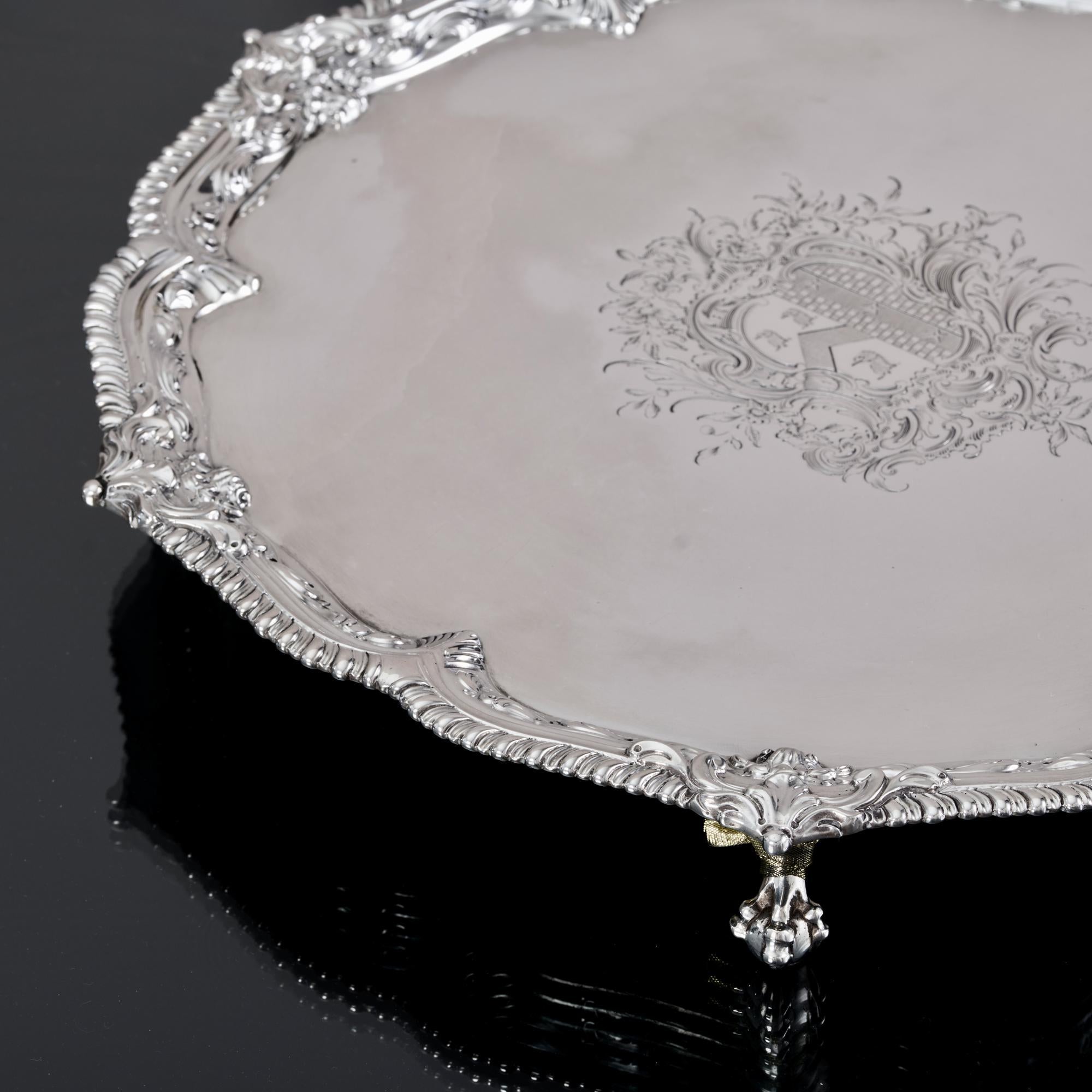 Georgiano Grande salsiera in argento sterling della metà del XVIII secolo in vendita