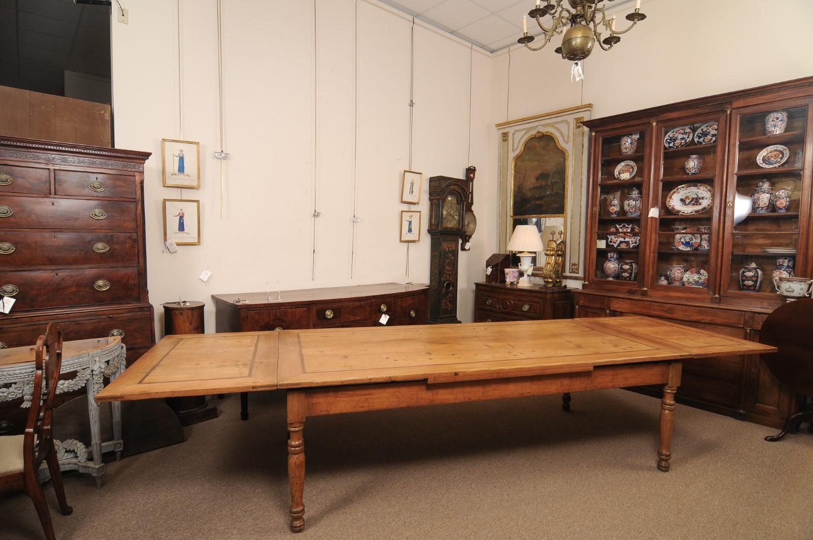 Large Mid 19th Century Italian Pine & Walnut Extending Dining Table For Sale 7