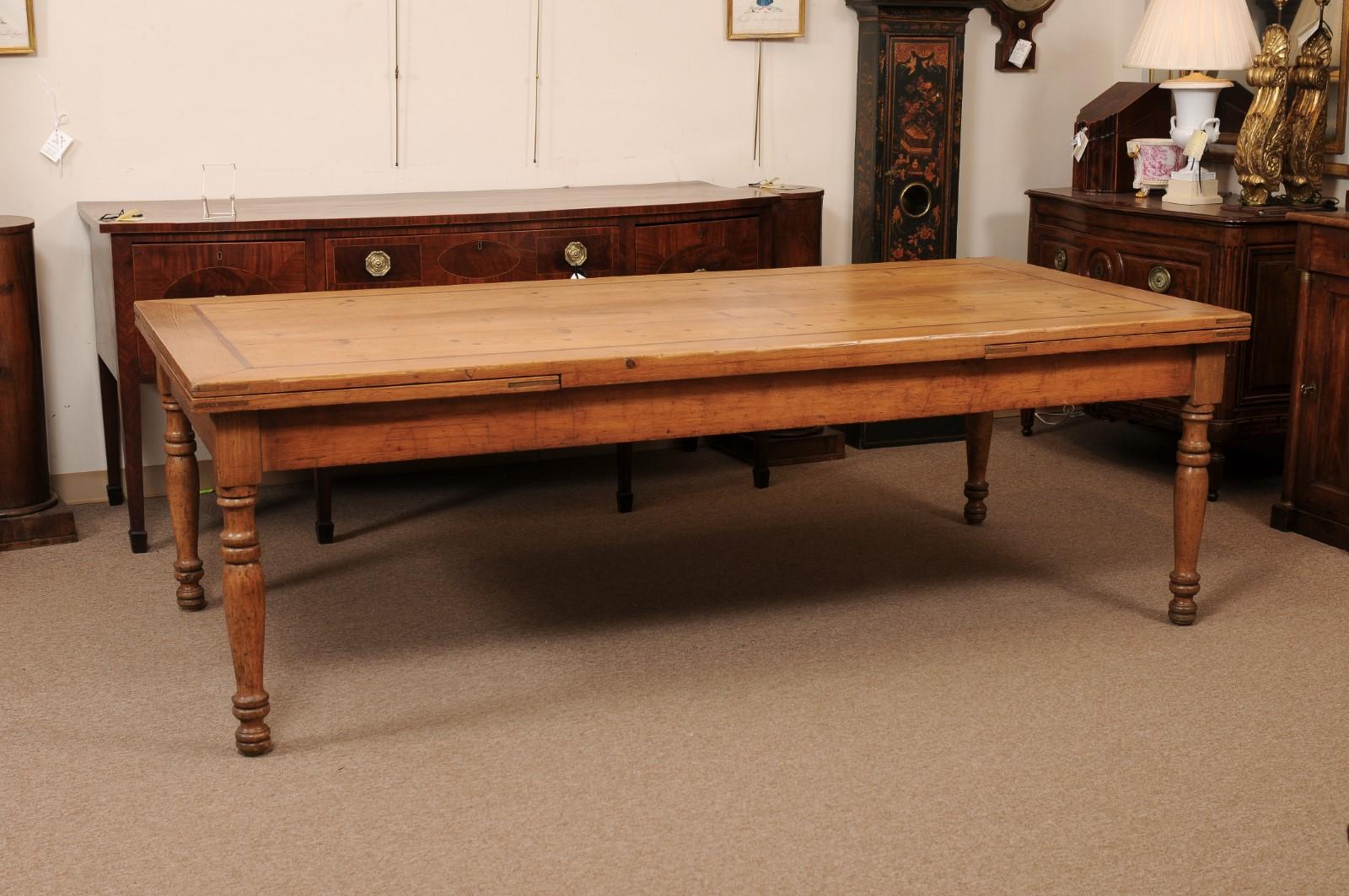 Large Mid 19th Century Italian Pine & Walnut Extending Dining Table For Sale 10