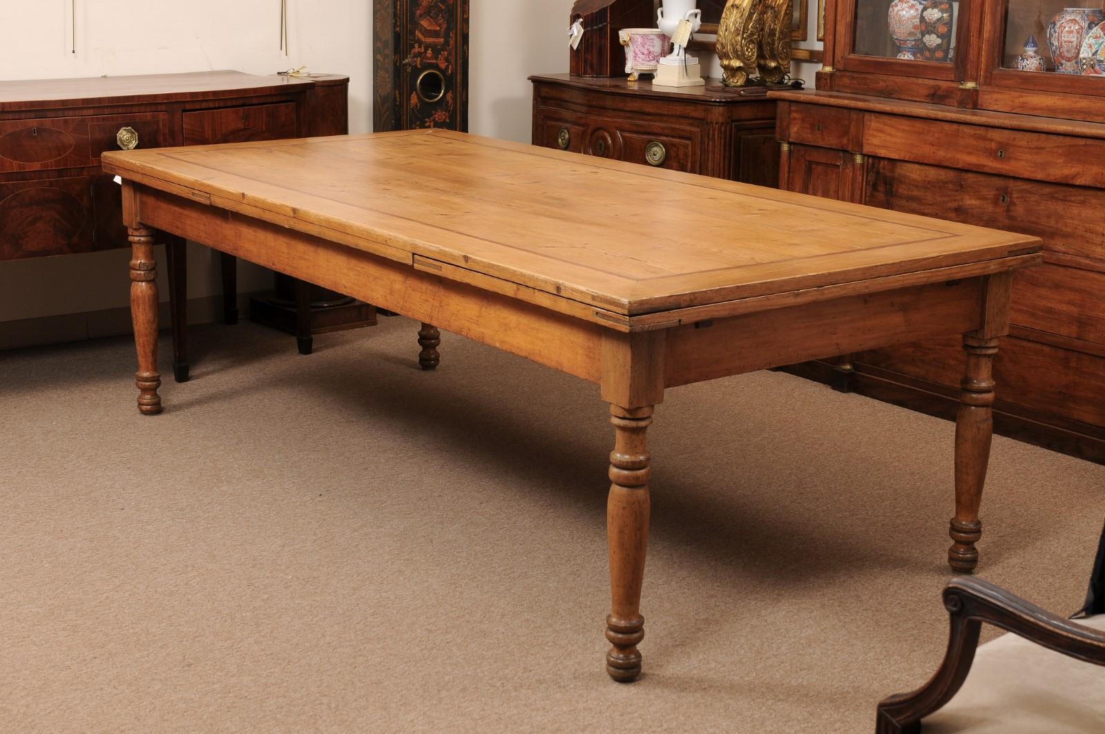 Large Mid 19th Century Italian Pine & Walnut Extending Dining Table For Sale 2