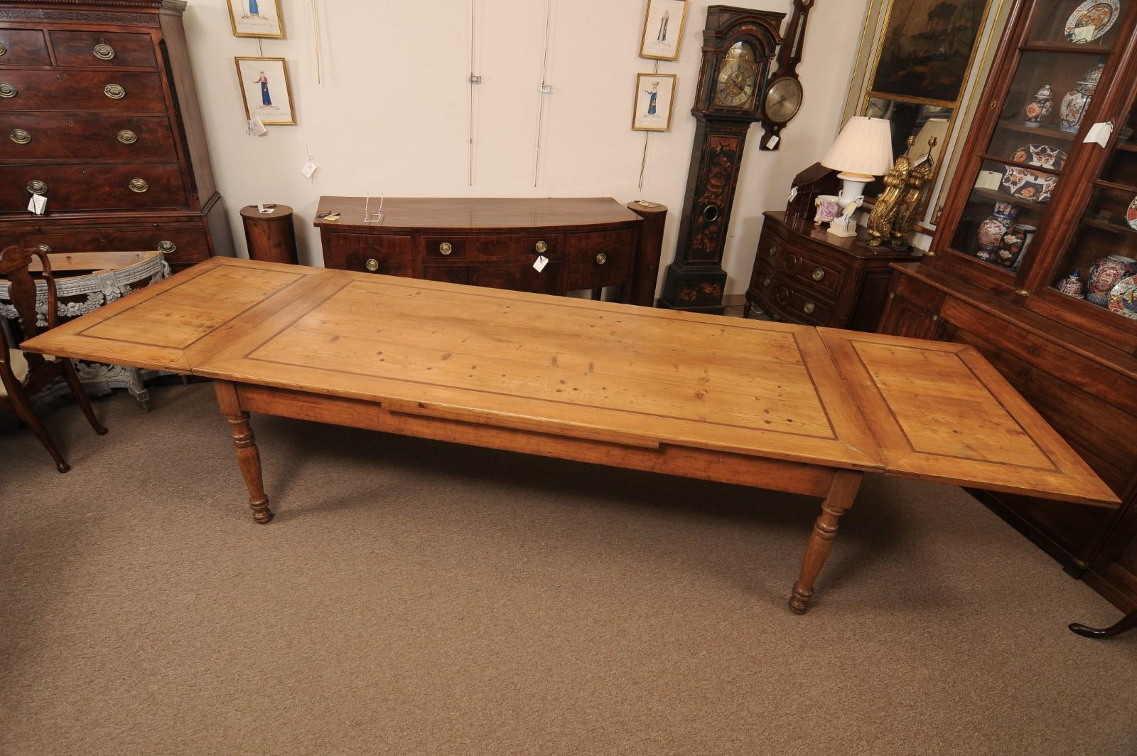 Large Mid 19th Century Italian Pine & Walnut Extending Dining Table For Sale 4