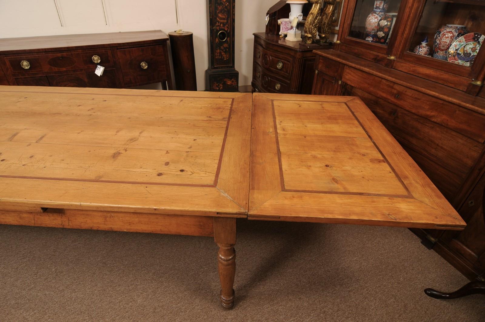 Large Mid 19th Century Italian Pine & Walnut Extending Dining Table For Sale 5
