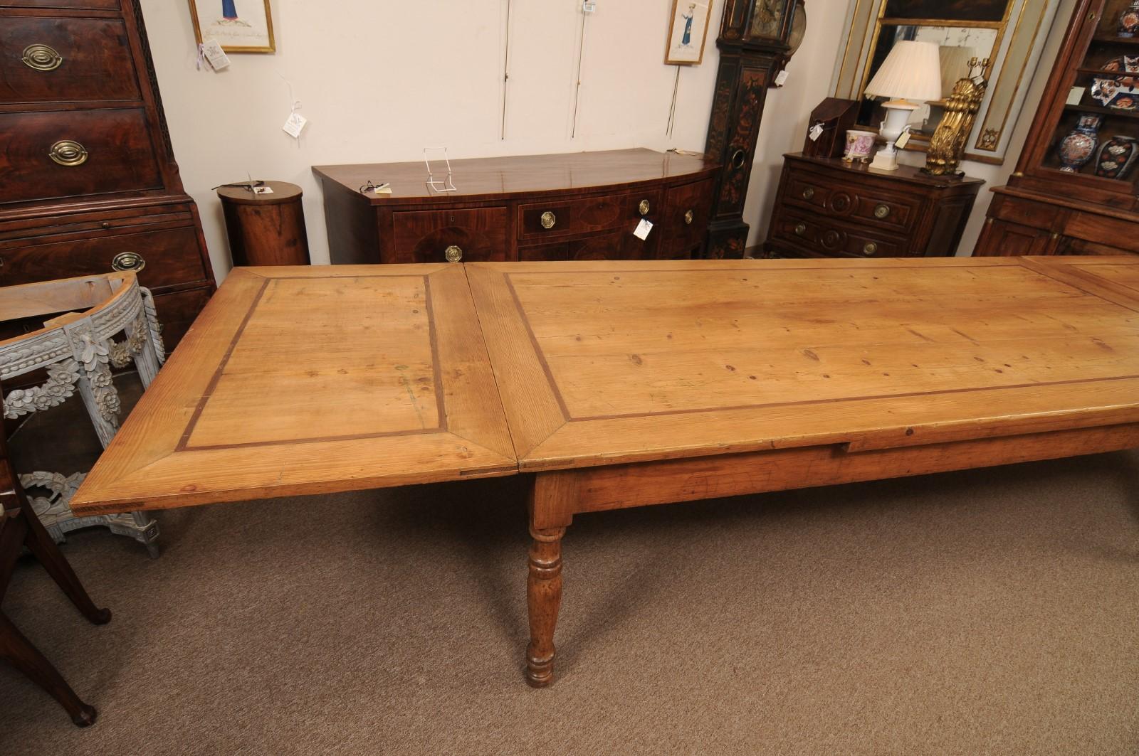Large Mid 19th Century Italian Pine & Walnut Extending Dining Table For Sale 6