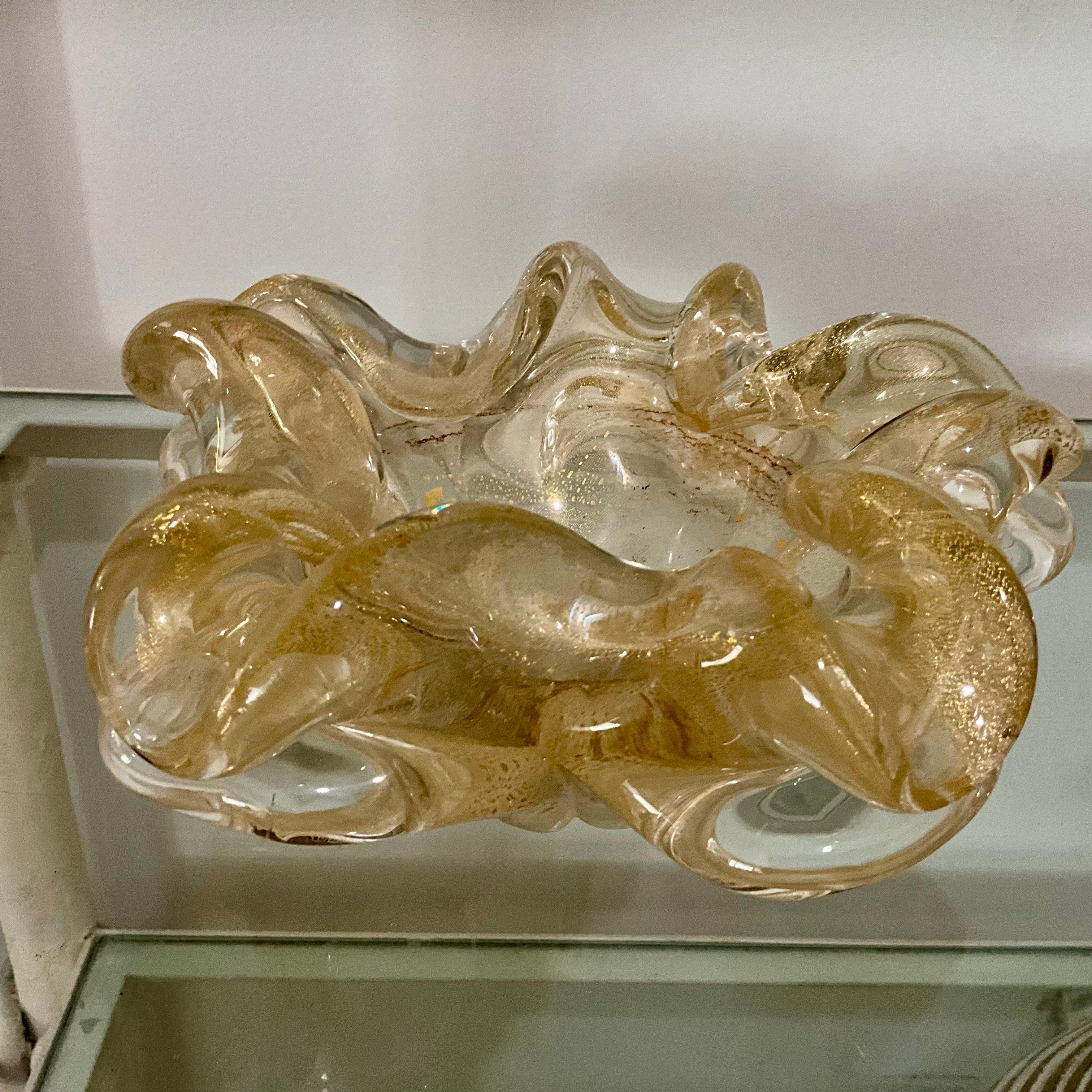 Vetro di Murano Grande ciotola in vetro di Murano della metà del XX secolo di Barovier&Toso con oro 24 carati in vendita