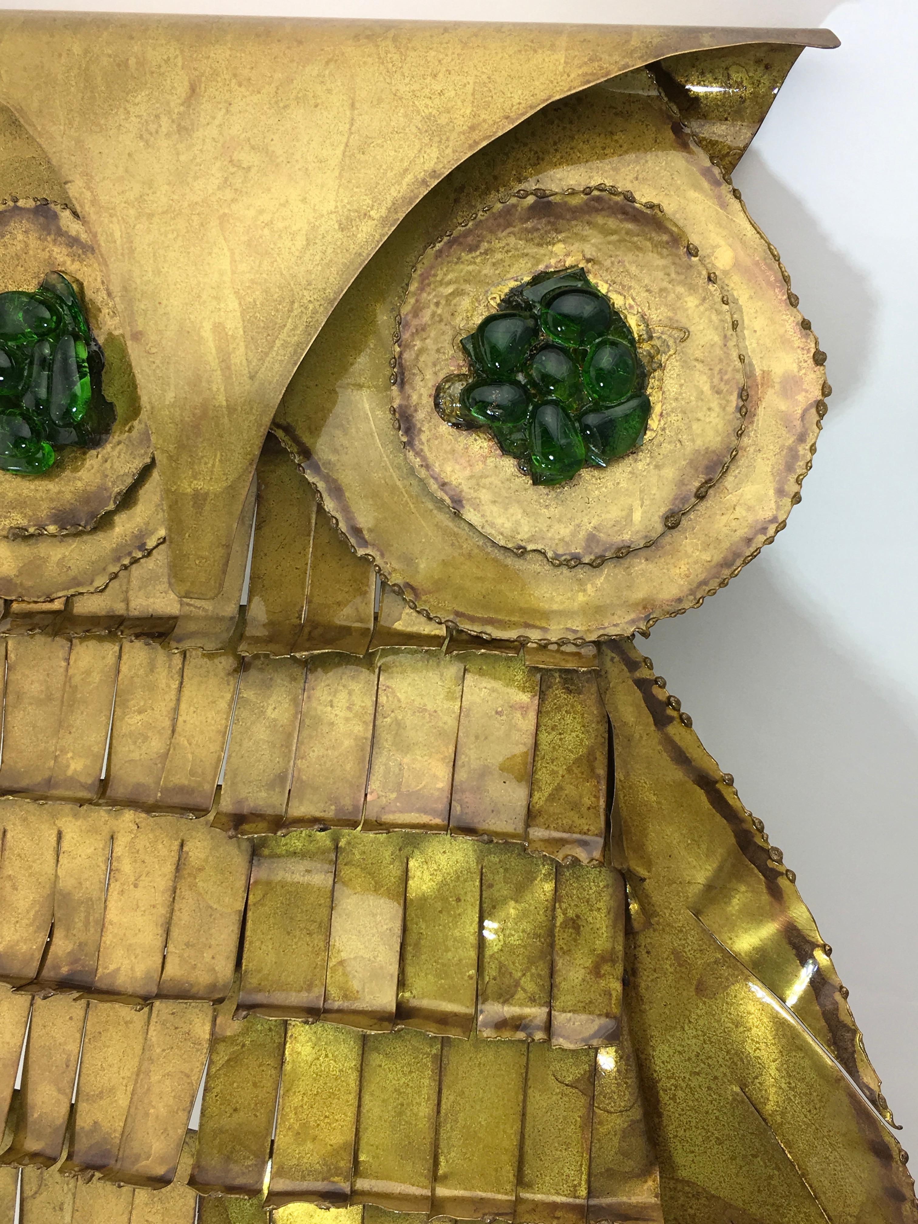 Large Mid-20th Century Brass Owl with Green Glass Eye Wall Sculpture Jere Style In Good Condition In Miami Beach, FL