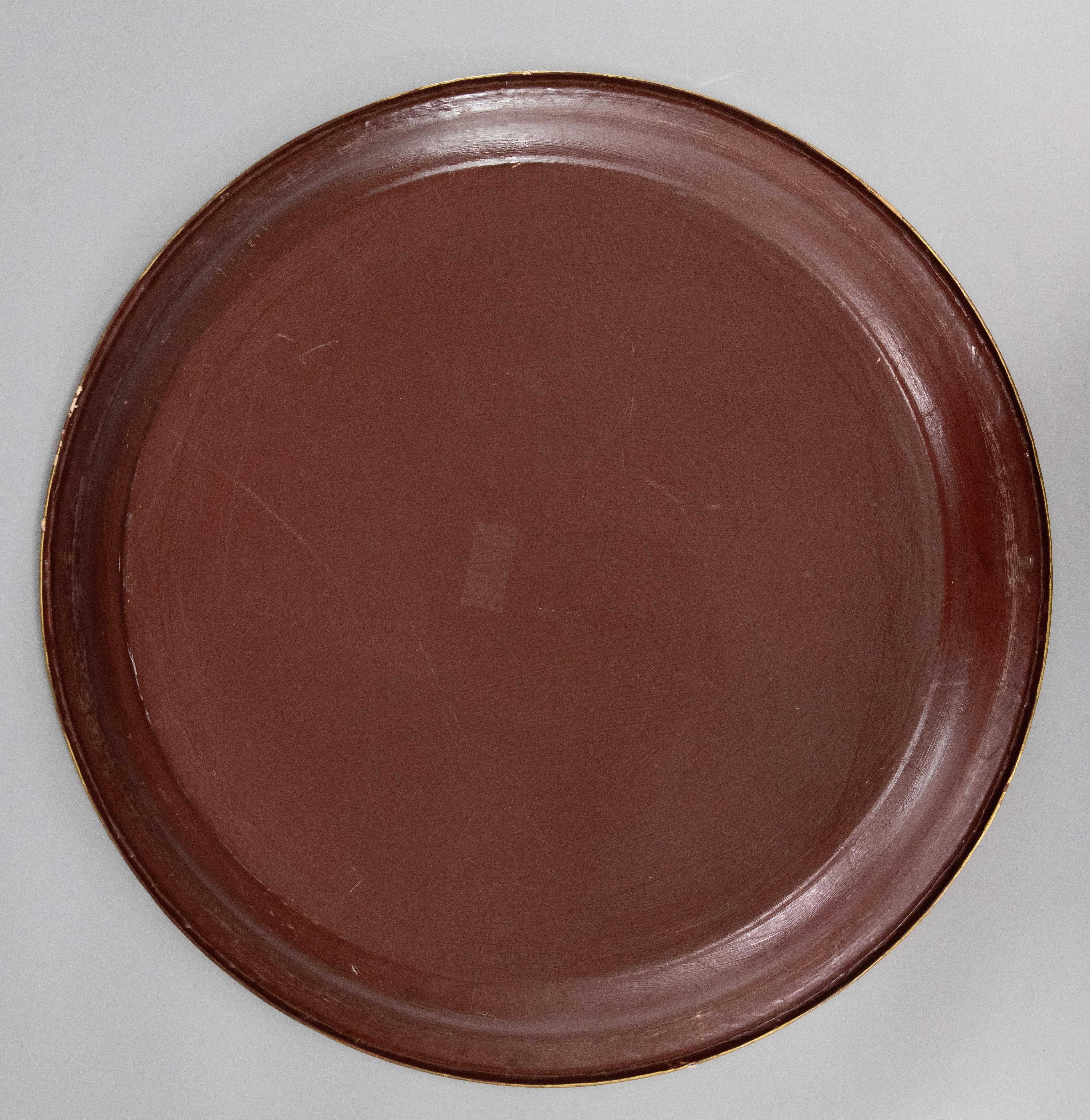 Large Mid-20th Century Chinoiserie Round Red Tole Tray In Good Condition For Sale In Pearland, TX