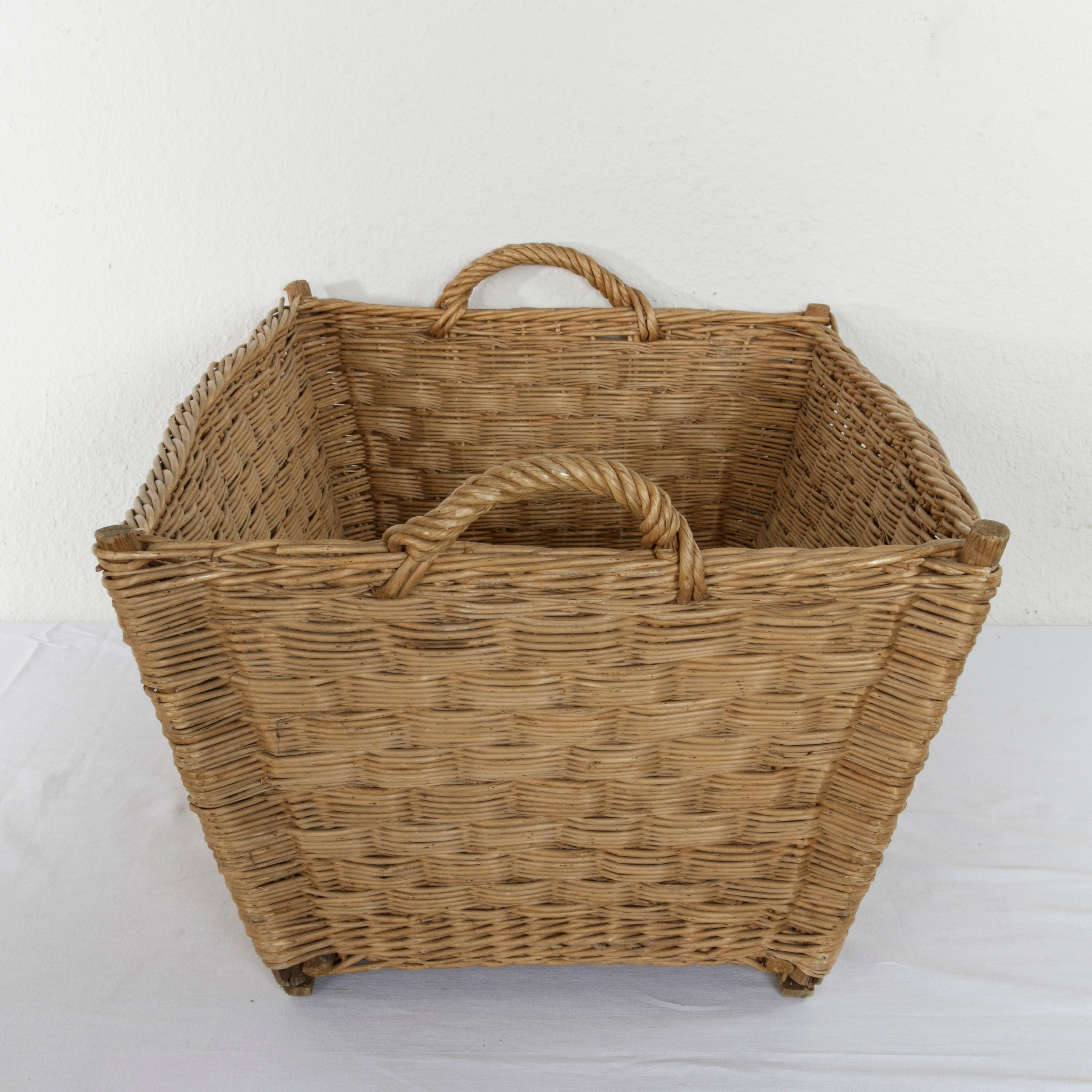 Large Mid-20th Century French Handwoven Rattan and Wooden Laundry Basket In Good Condition In Fayetteville, AR