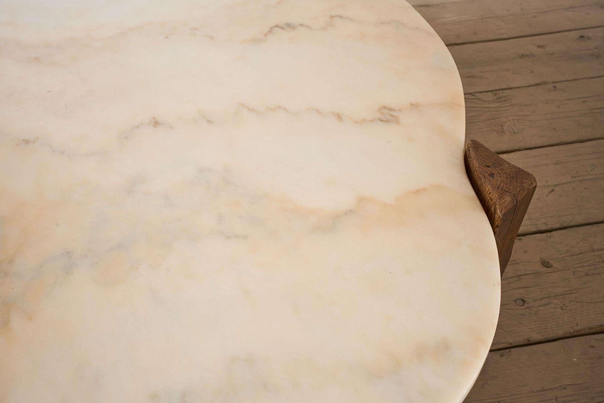 Grande table basse en chêne et pierre polie du milieu du 20e siècle en vente 6