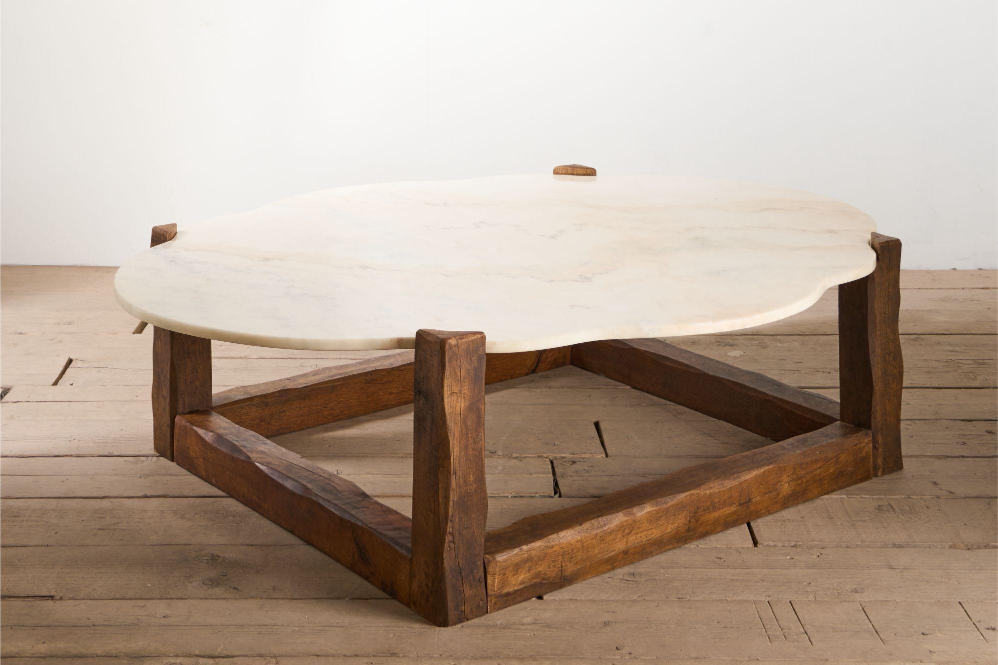 Pierre Grande table basse en chêne et pierre polie du milieu du 20e siècle en vente