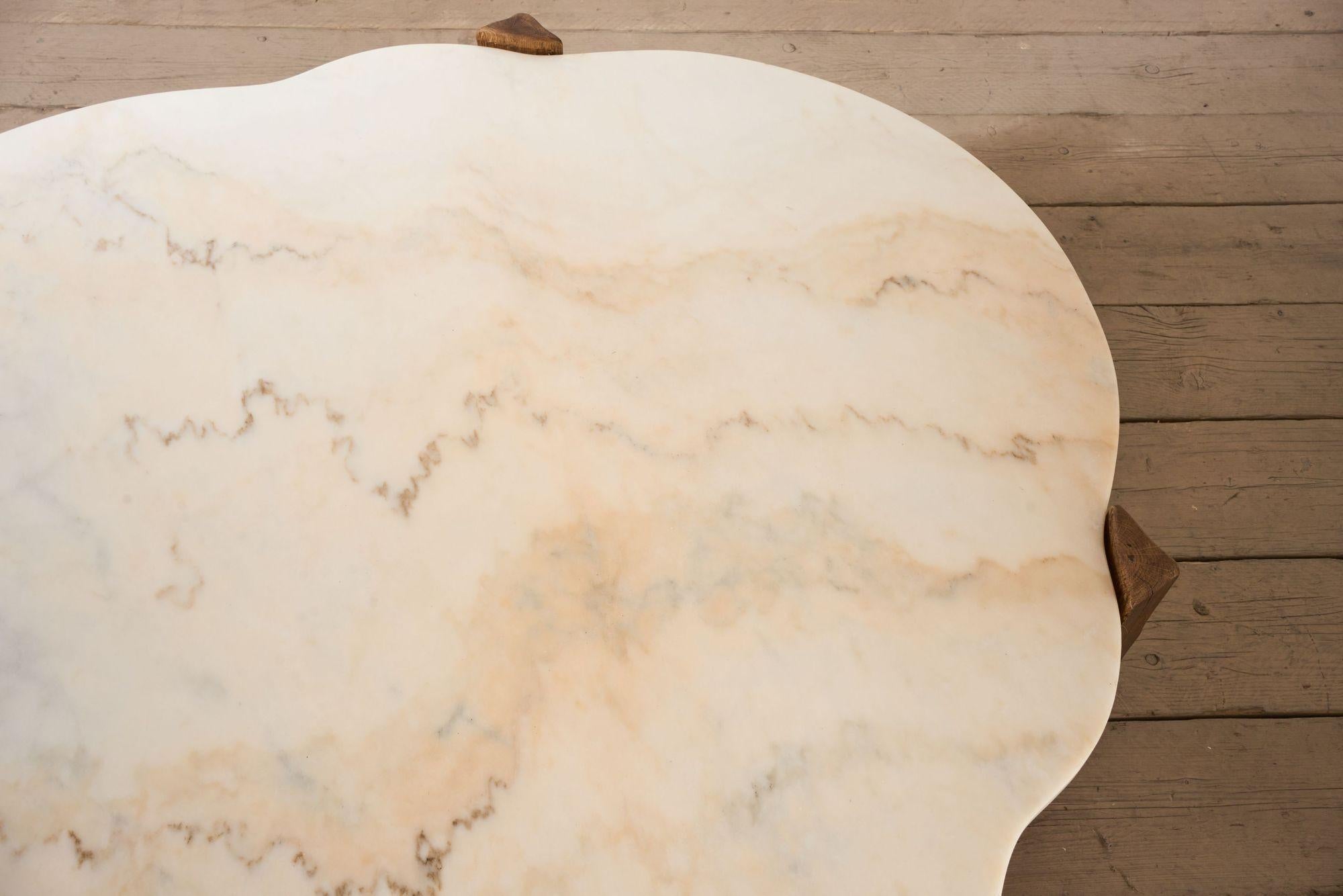 Grande table basse en chêne et pierre polie du milieu du 20e siècle en vente 3