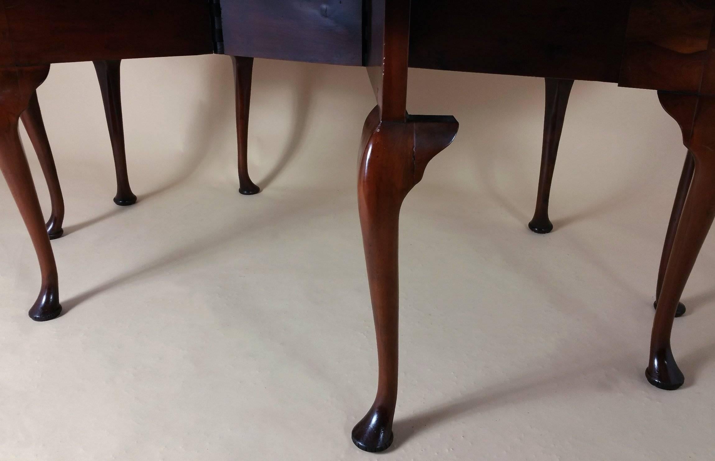 Large Mid-20th Century Pollard Elm Drop-Leaf Wake Table 1