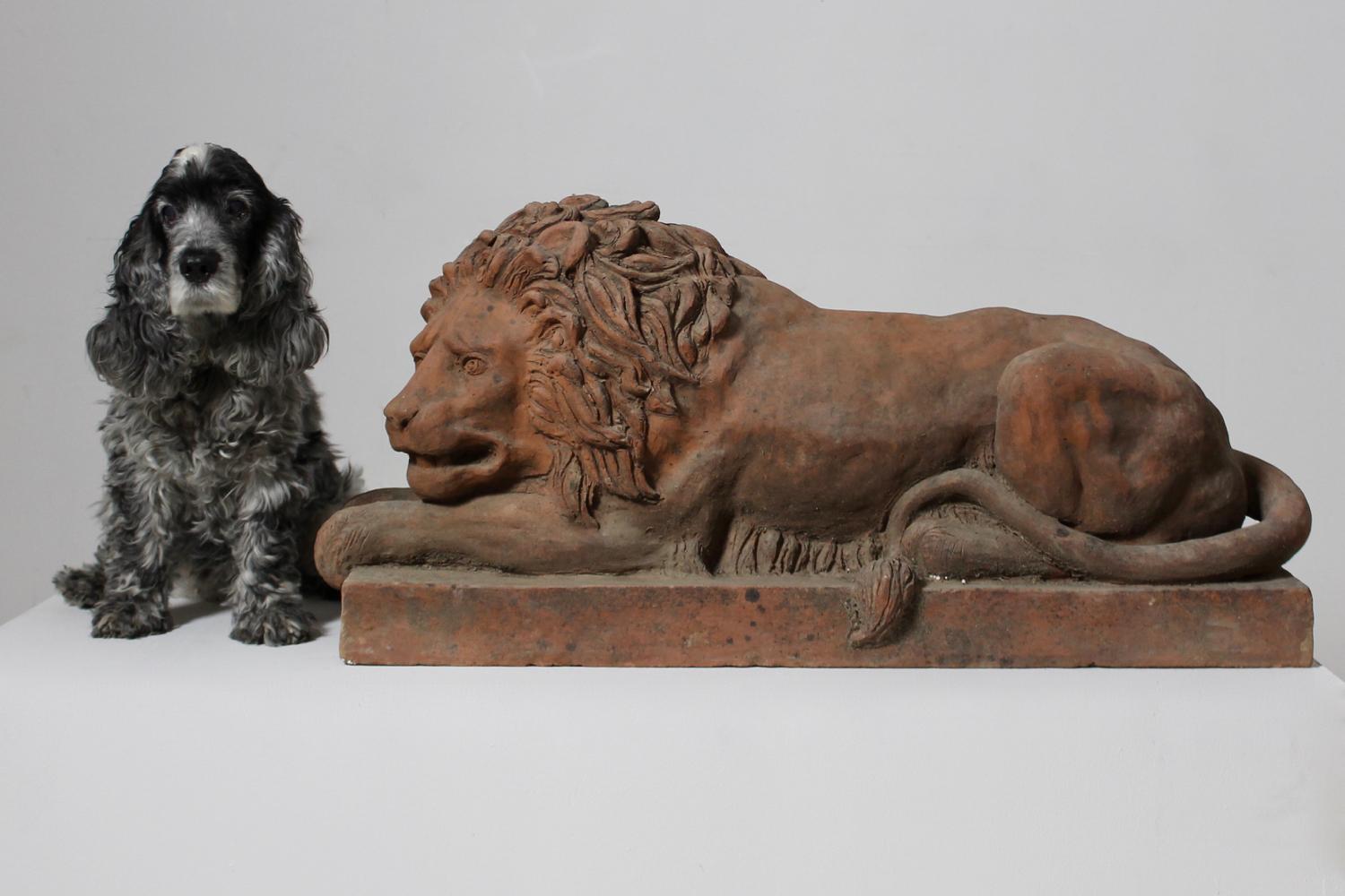 A beautifully modelled, early to mid-20th century fired terracotta lion after Canova, very similar in style to ones produced by the Royal Weston Potteries, although not stamped.

English, mid-20th century.
   