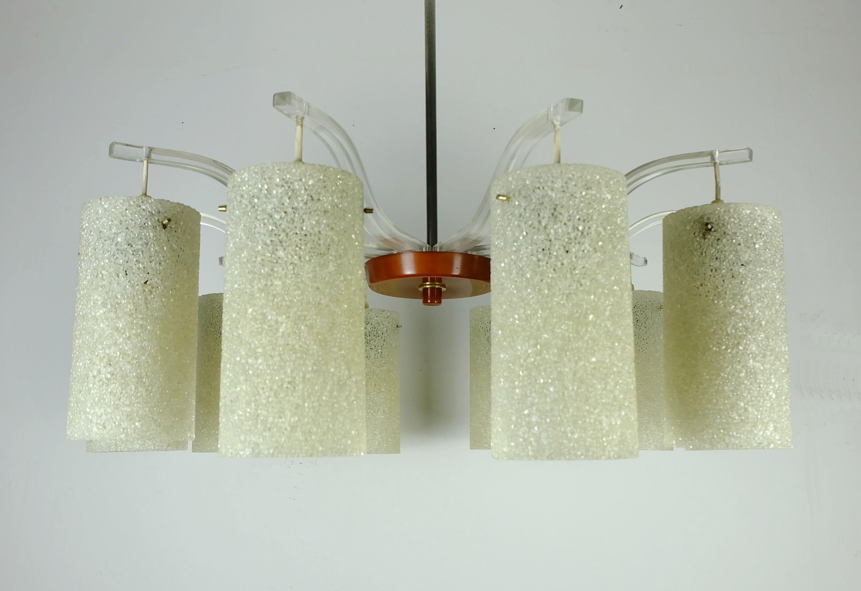 Grands abat-jour CHANDELIER du milieu du siècle dernier à 10 lumières en bakélite acrylique et granules de plastique en vente 4