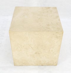 Grande table d'appoint de style « Mid-Century » en travertin, en forme de cube, 20 x 20 x 20, couleur menthe