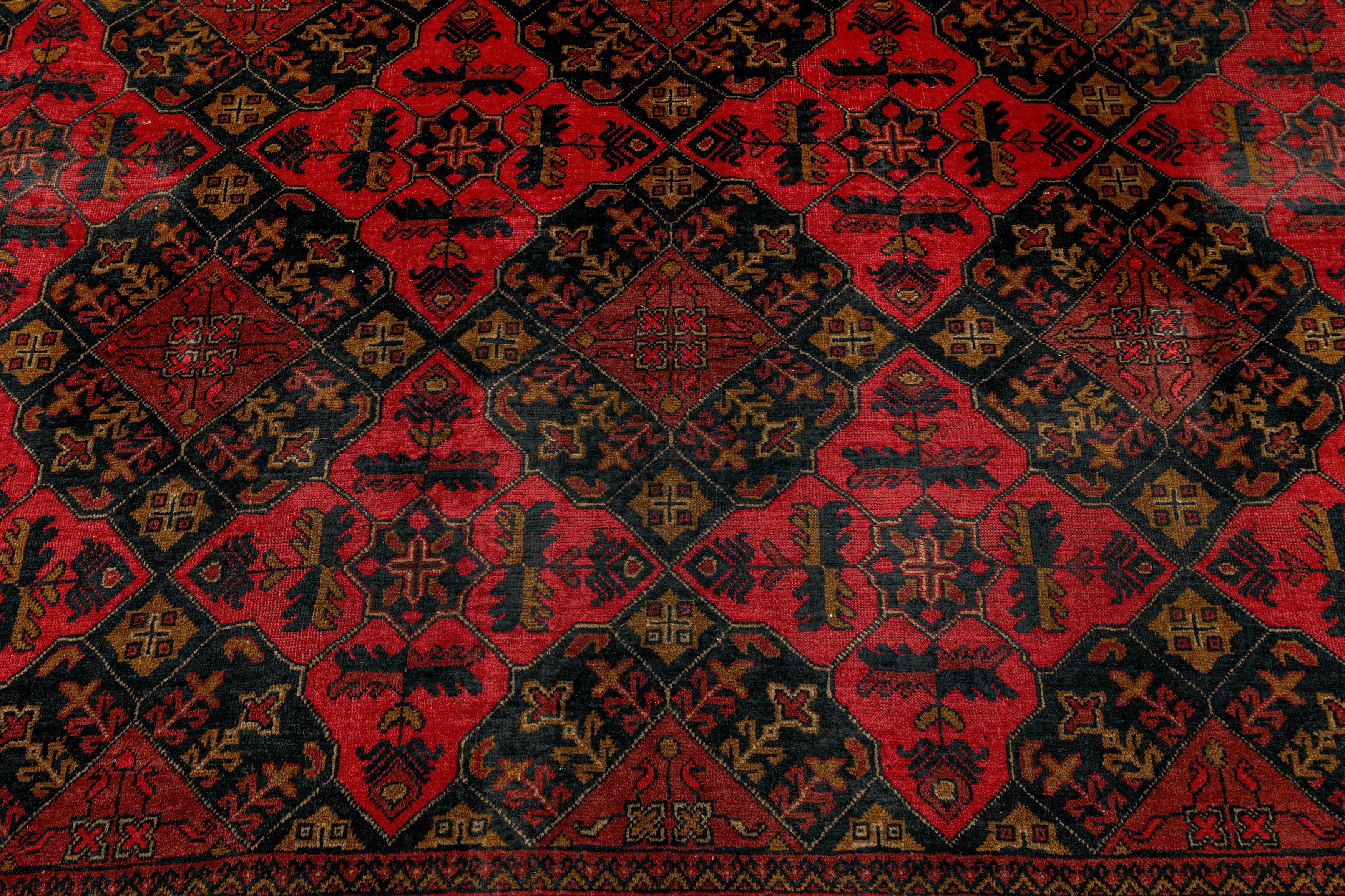 Large Mid Century Afghan Fine Hand Knotted Wool 'Khan' Carpet In Good Condition For Sale In London, GB
