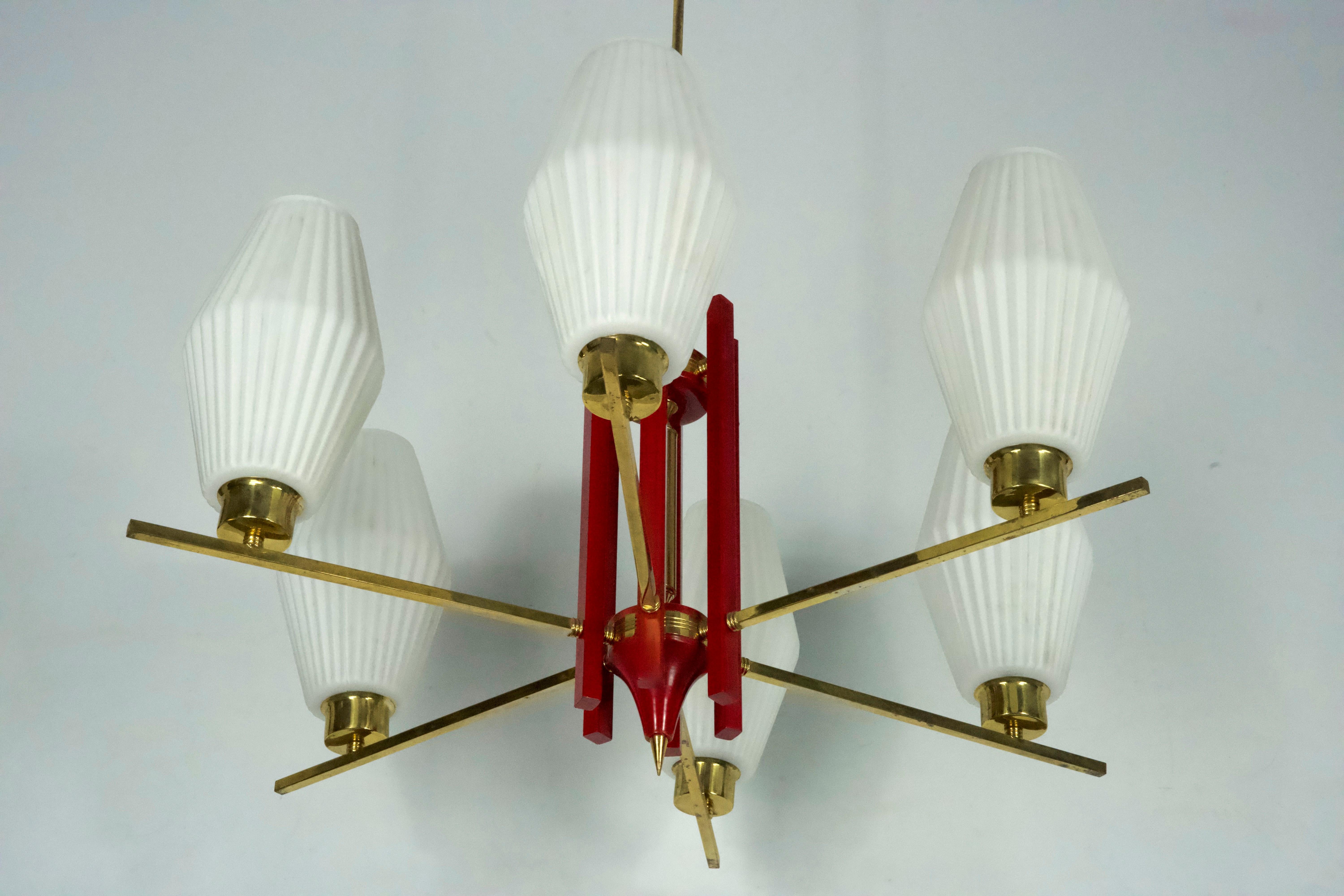 Italiano Grande lampadario di stile Arredoluce Monza di metà secolo. Design italiano degli anni '50 in vendita