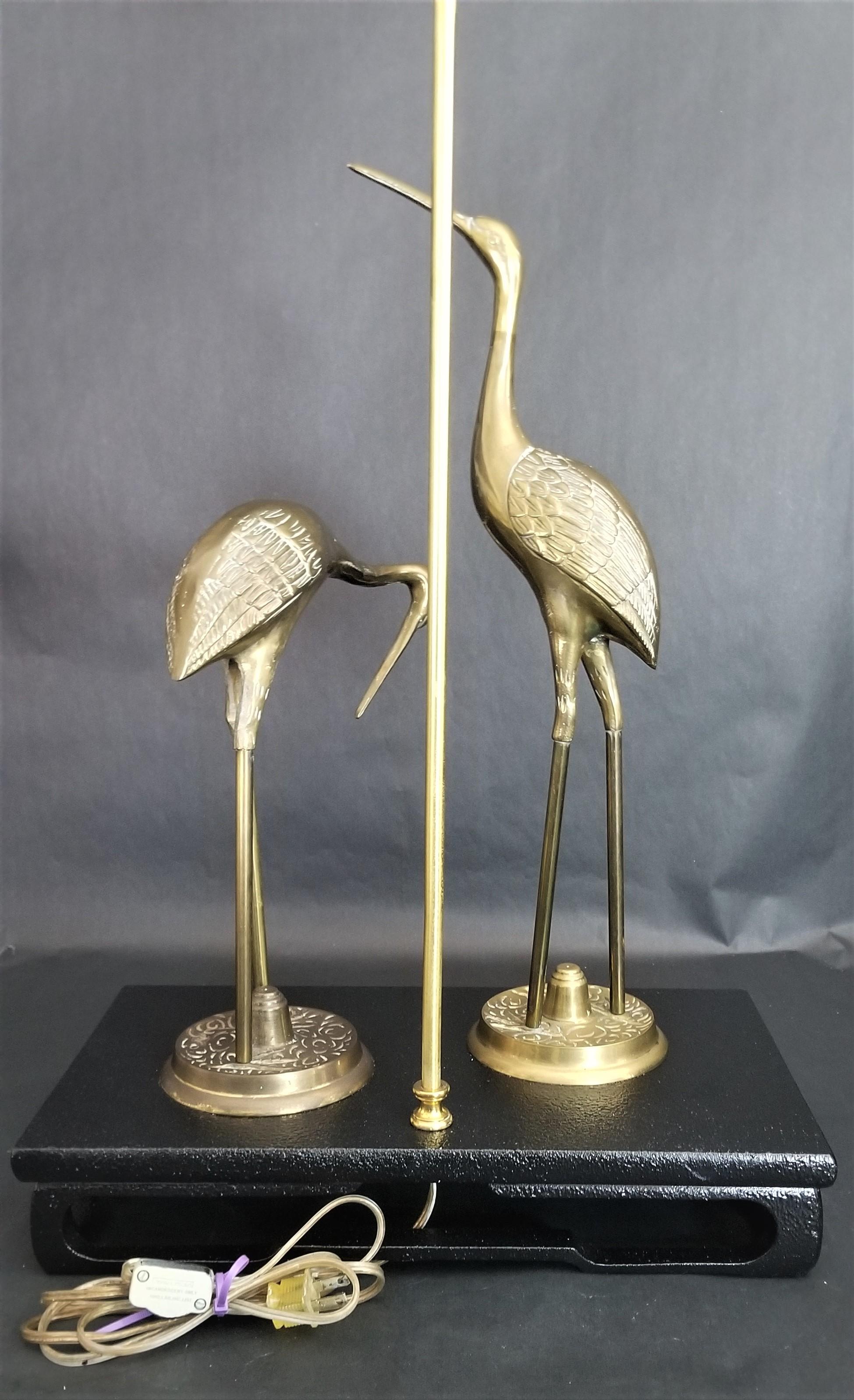 Mid-20th Century Large Midcentury Asian Chinoiserie Brass Cranes Table Lamp 