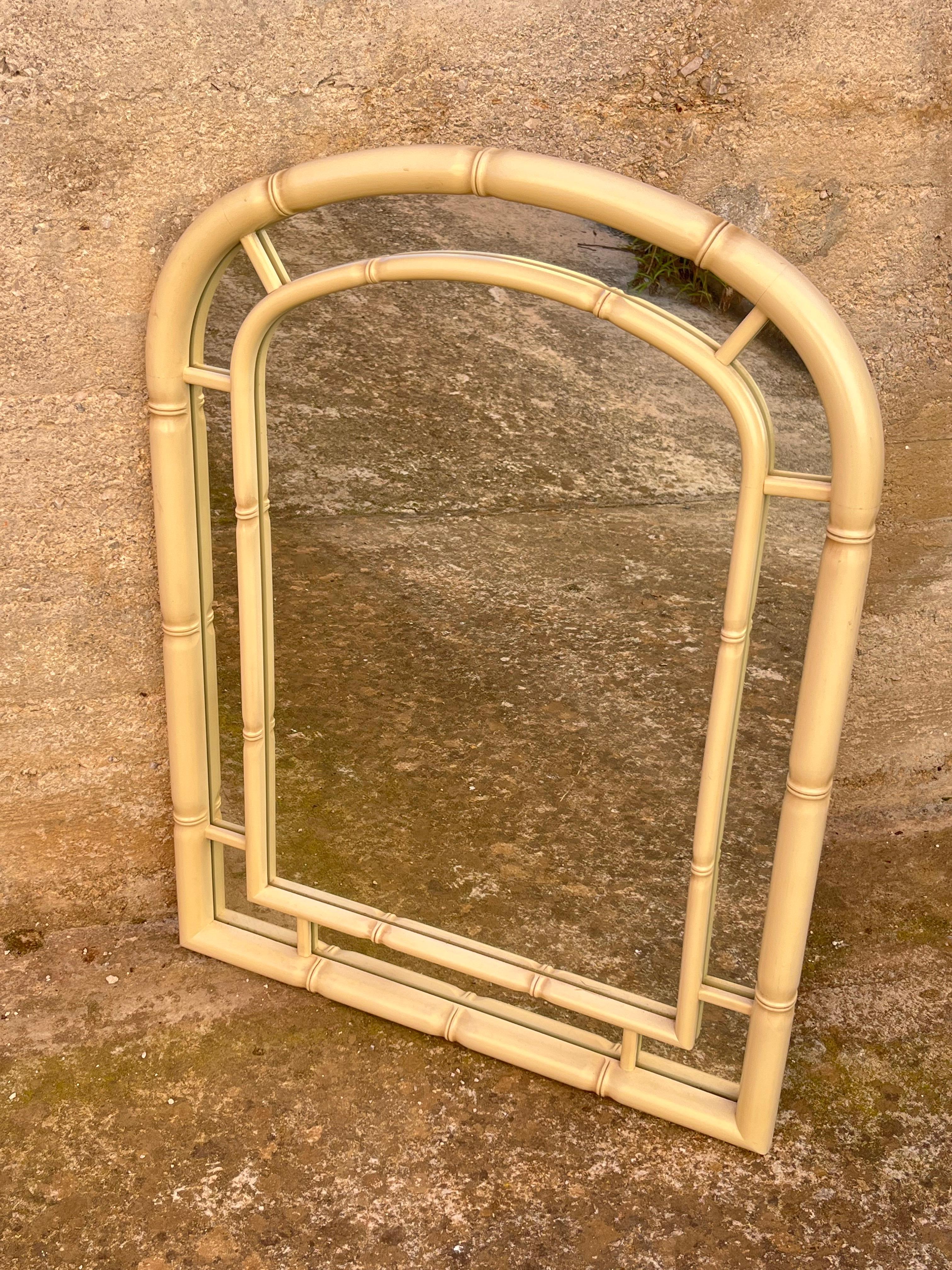 Italiano Grande specchio da parete in bambù di metà secolo, design italiano anni '60 in vendita