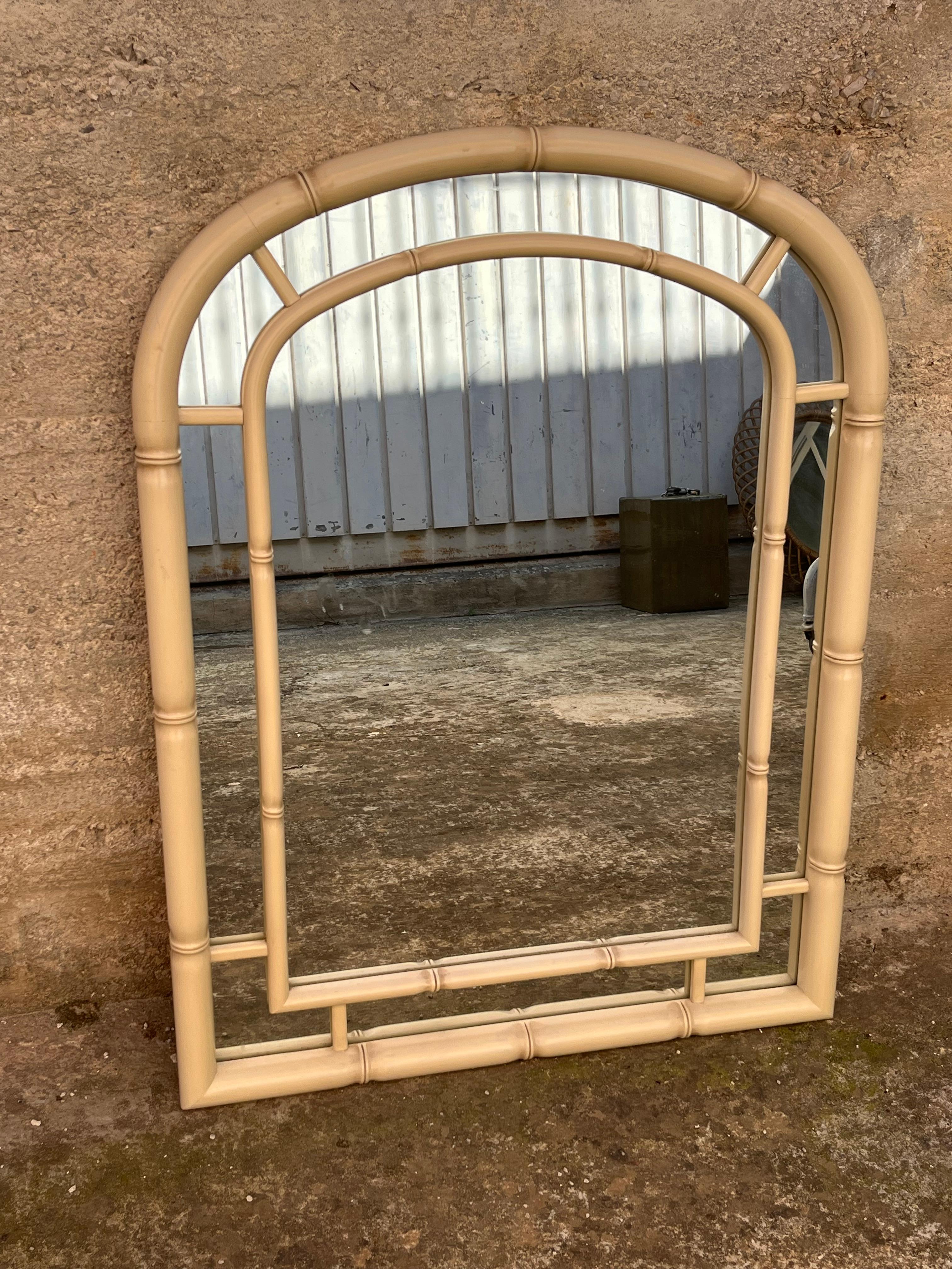 Grande specchio da parete in bambù di metà secolo, design italiano anni '60 In condizioni buone in vendita a Palermo, IT