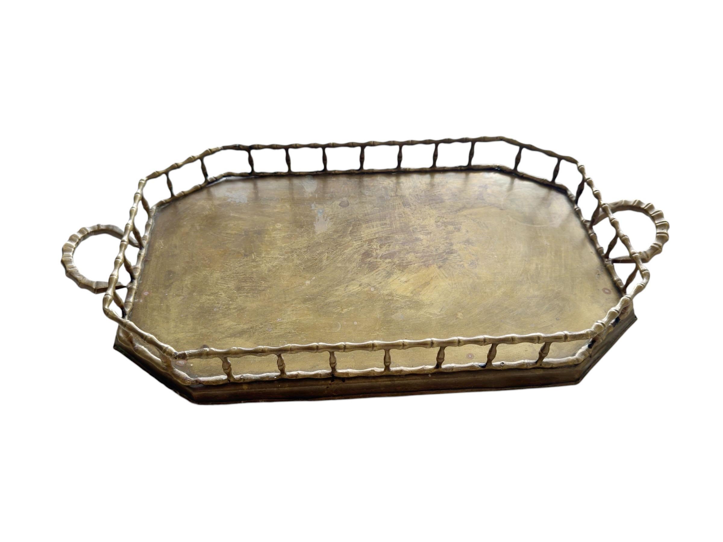 Große Mid Century Messing Bambus Stil Tablett im Zustand „Gut“ im Angebot in Clearwater, FL