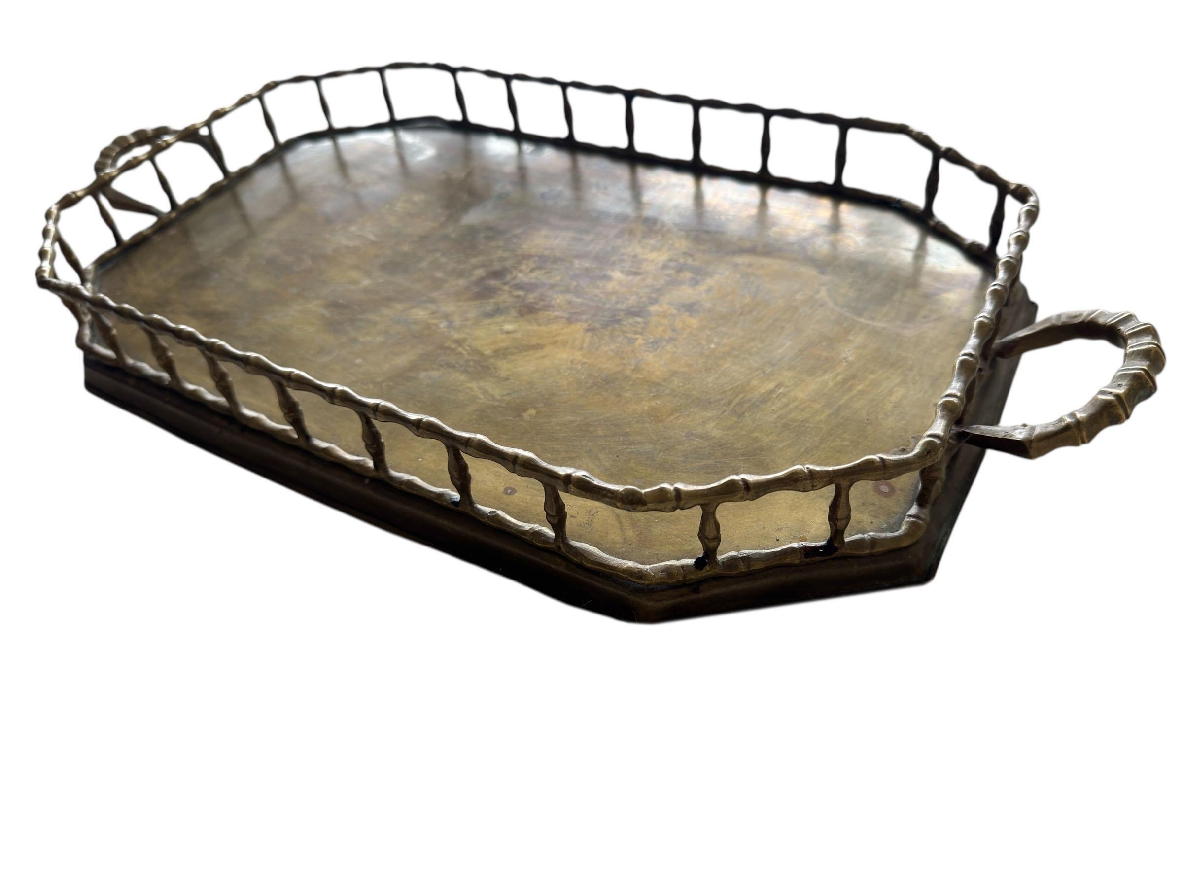 Große Mid Century Messing Bambus Stil Tablett im Angebot 1