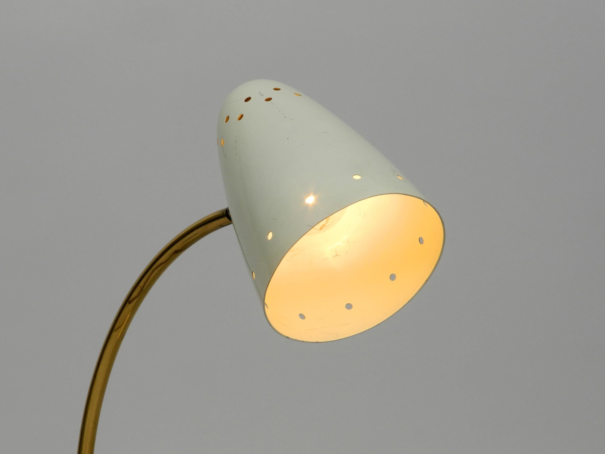 Milieu du XXe siècle Grande lampe de table en métal laiton du milieu du siècle par J. T. Kalmar Wien Made in Austria en vente