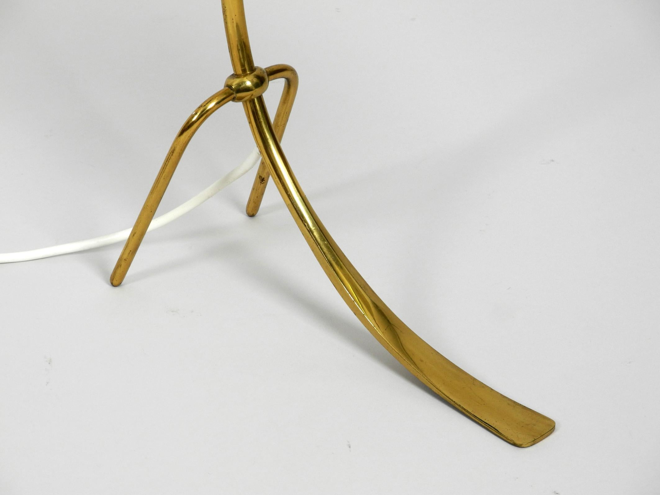 Large Midcentury Brass Metal Table Lamp by J. T. Kalmar Wien Made in Austria For Sale 1