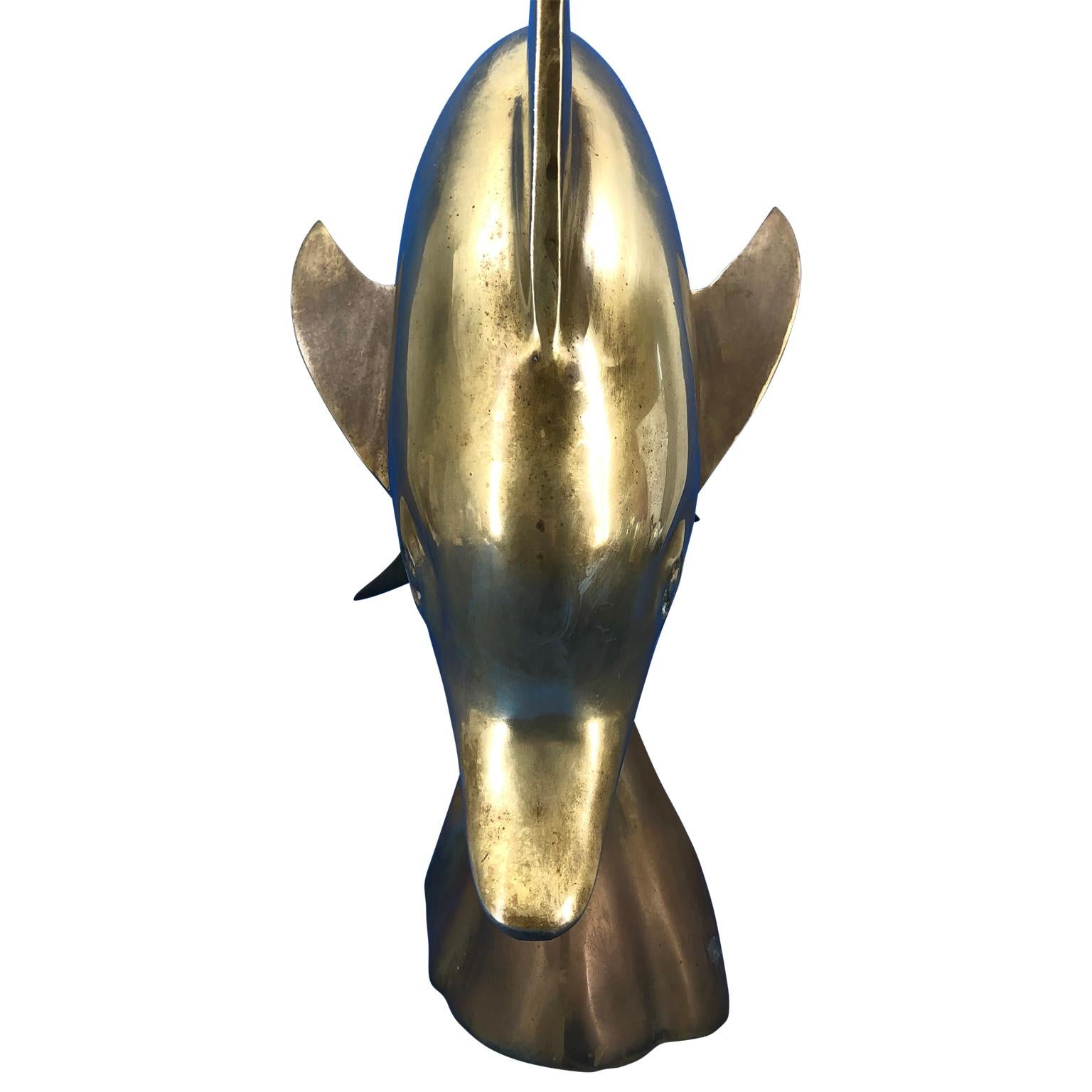 Mid-Century moderno Large Midcentury Brass Sculpture Of A Jumping Dolphin in vendita
