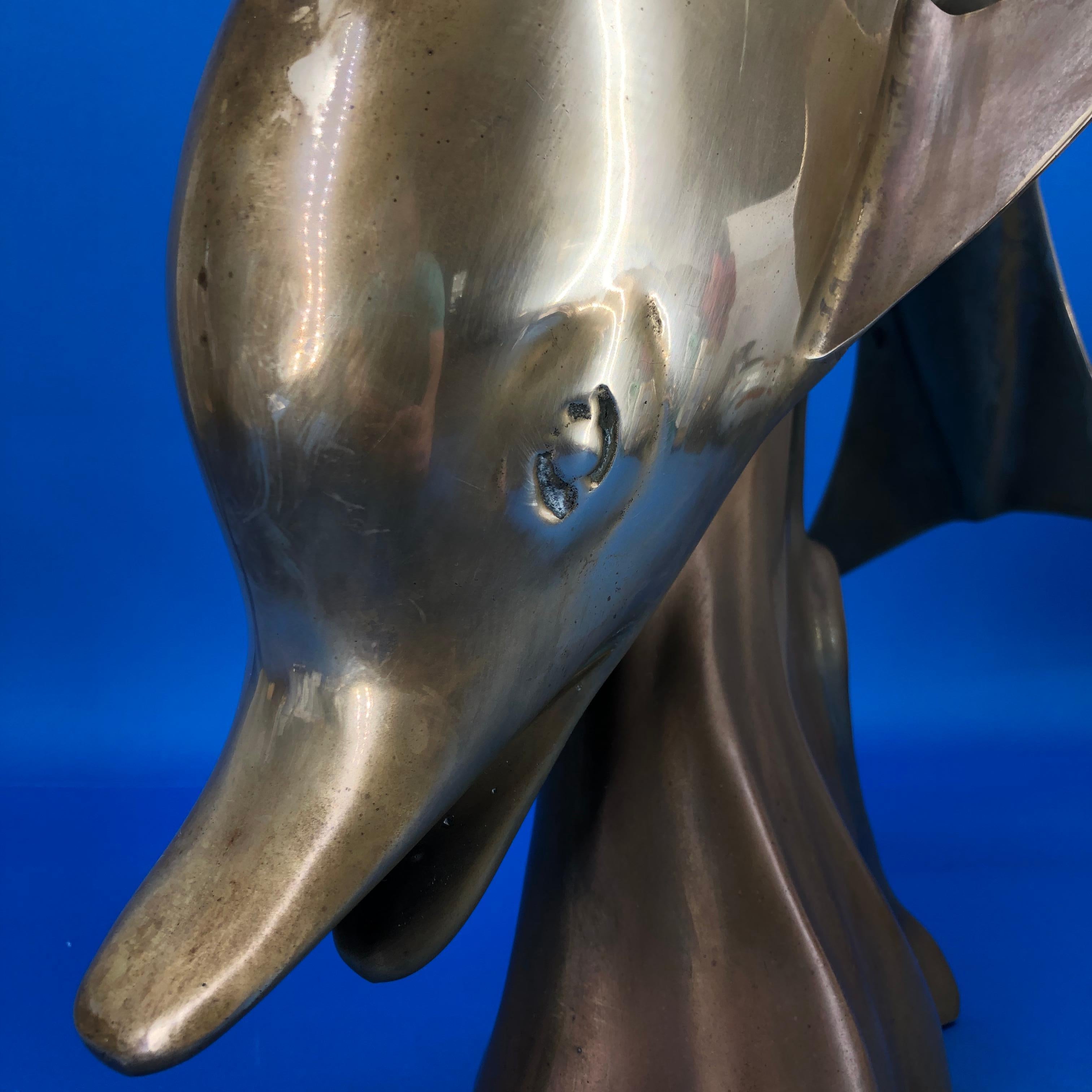 Ottone Large Midcentury Brass Sculpture Of A Jumping Dolphin in vendita