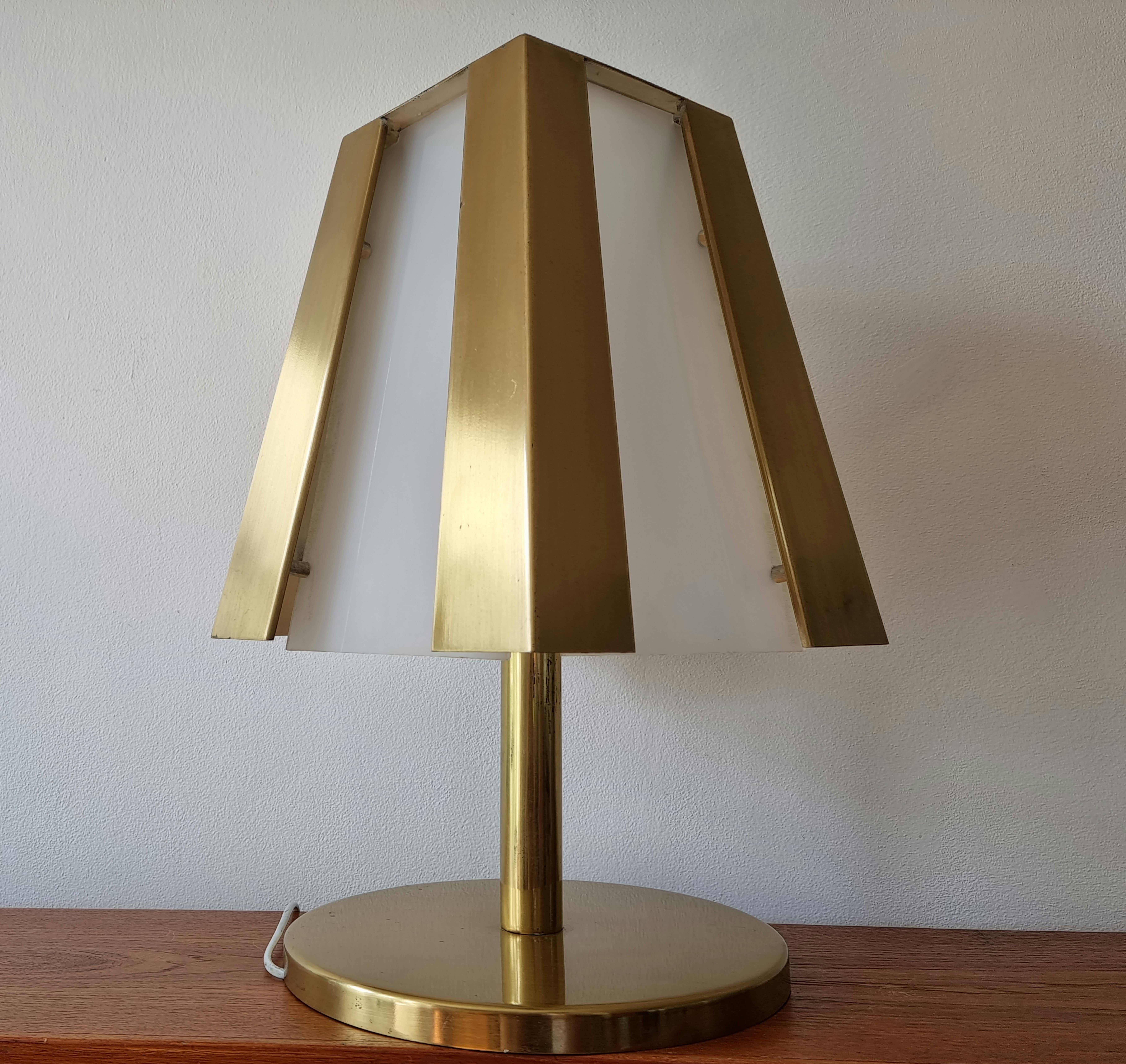 Large Mid Century Brass Table Lamp, 1970s In Good Condition For Sale In Praha, CZ
